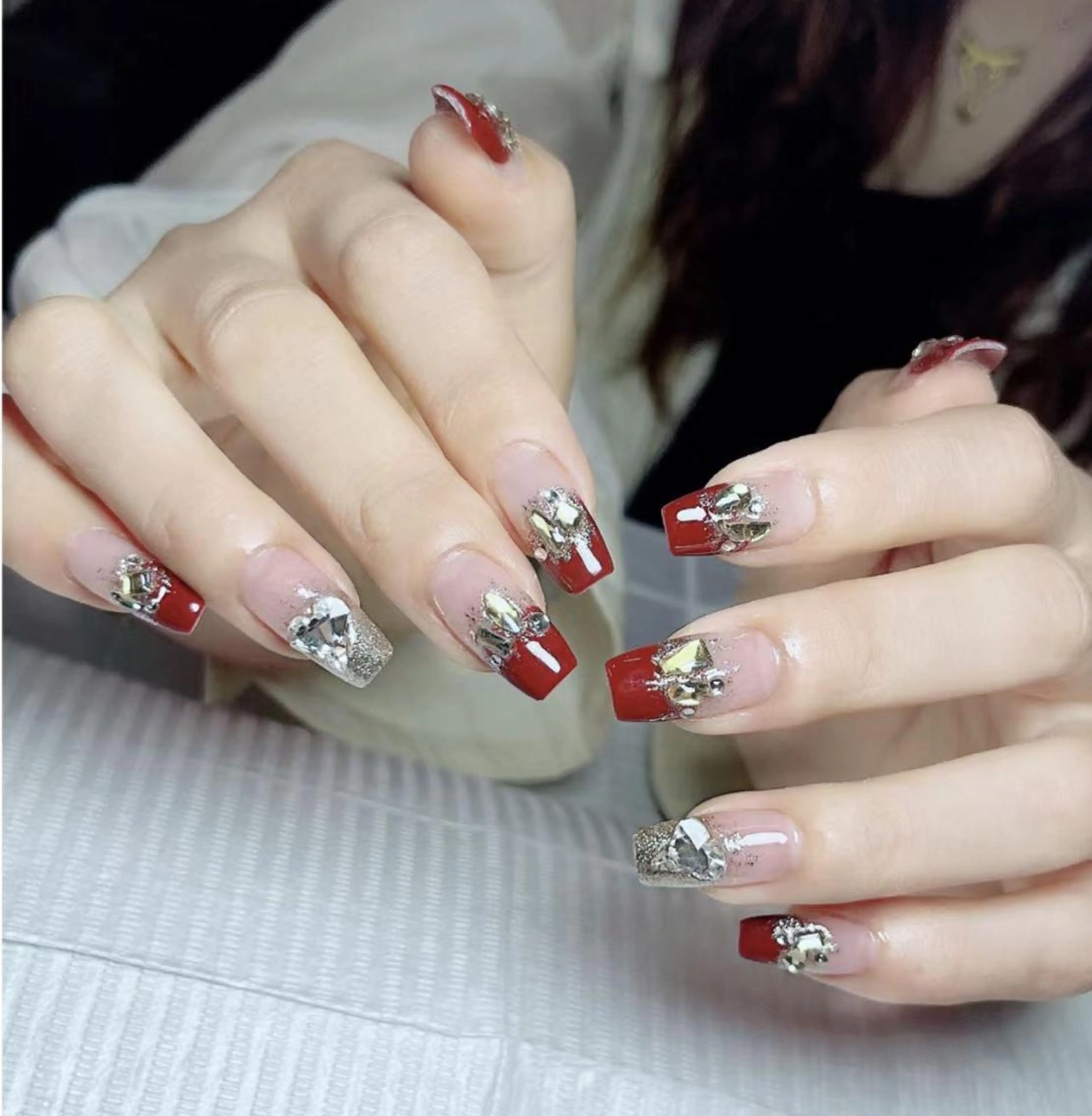 ネイル アートネイル 長さ出し ネイルチップ Queens テイのネイルデザイン