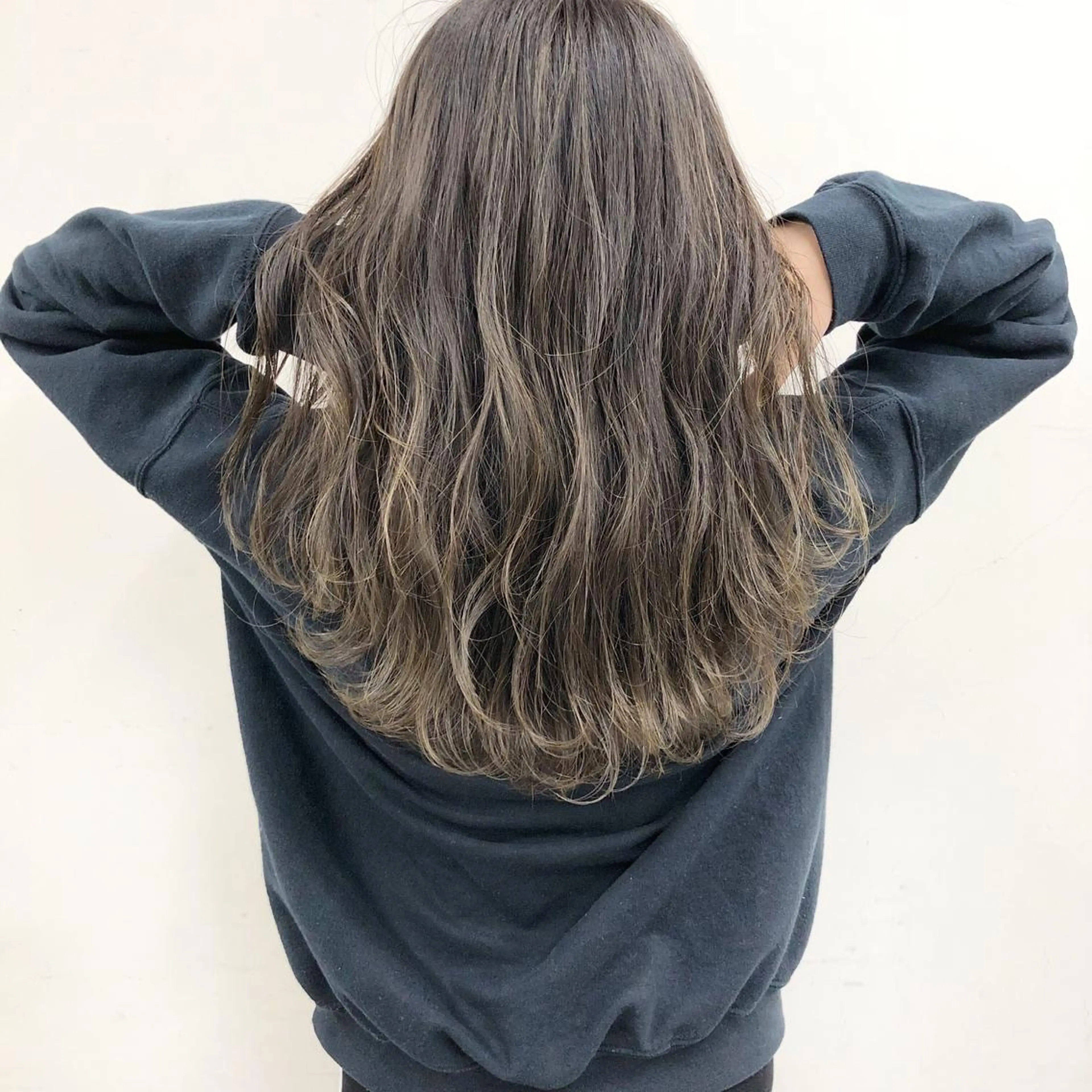 セミロング 顔まわり／髪質改 善／白髪ぼかし／中山のヘアスタイル