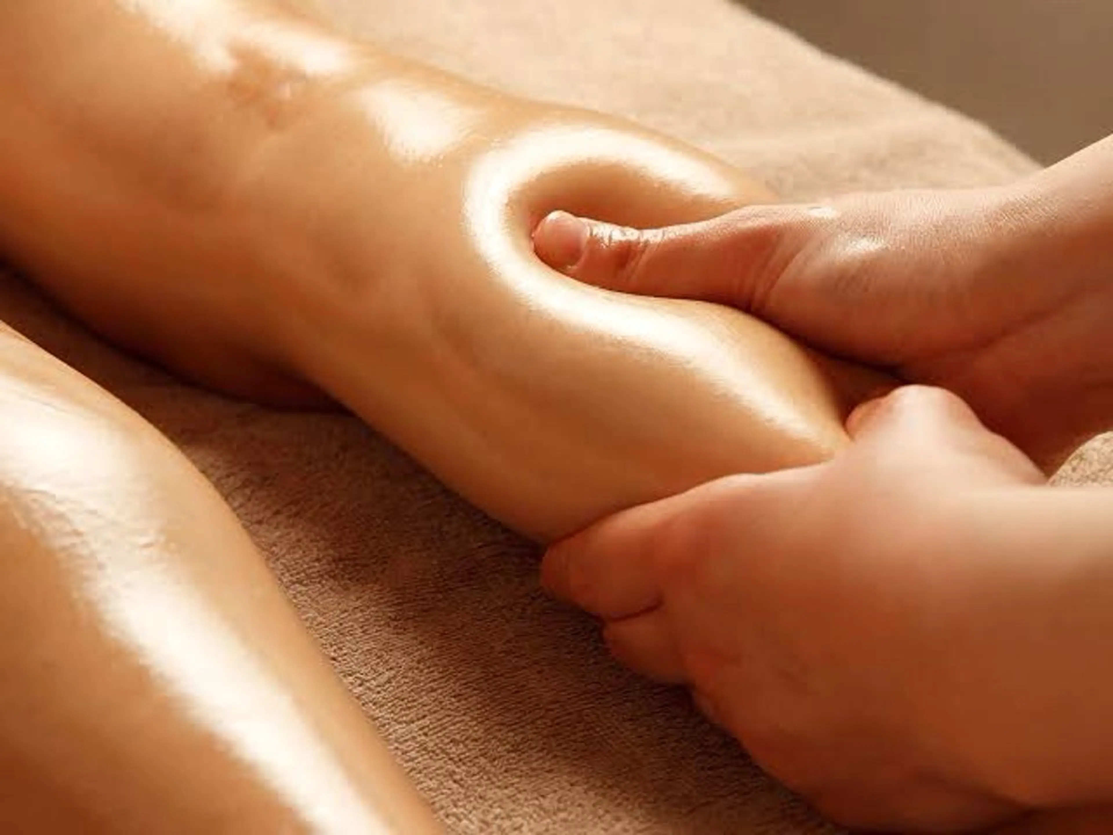 初回限定🌷🧡デトックス リンパマッサージ🧡🌿 【両足(裏)+背中+デコルテ】 50分『口コミ限定価格✨️』の写真