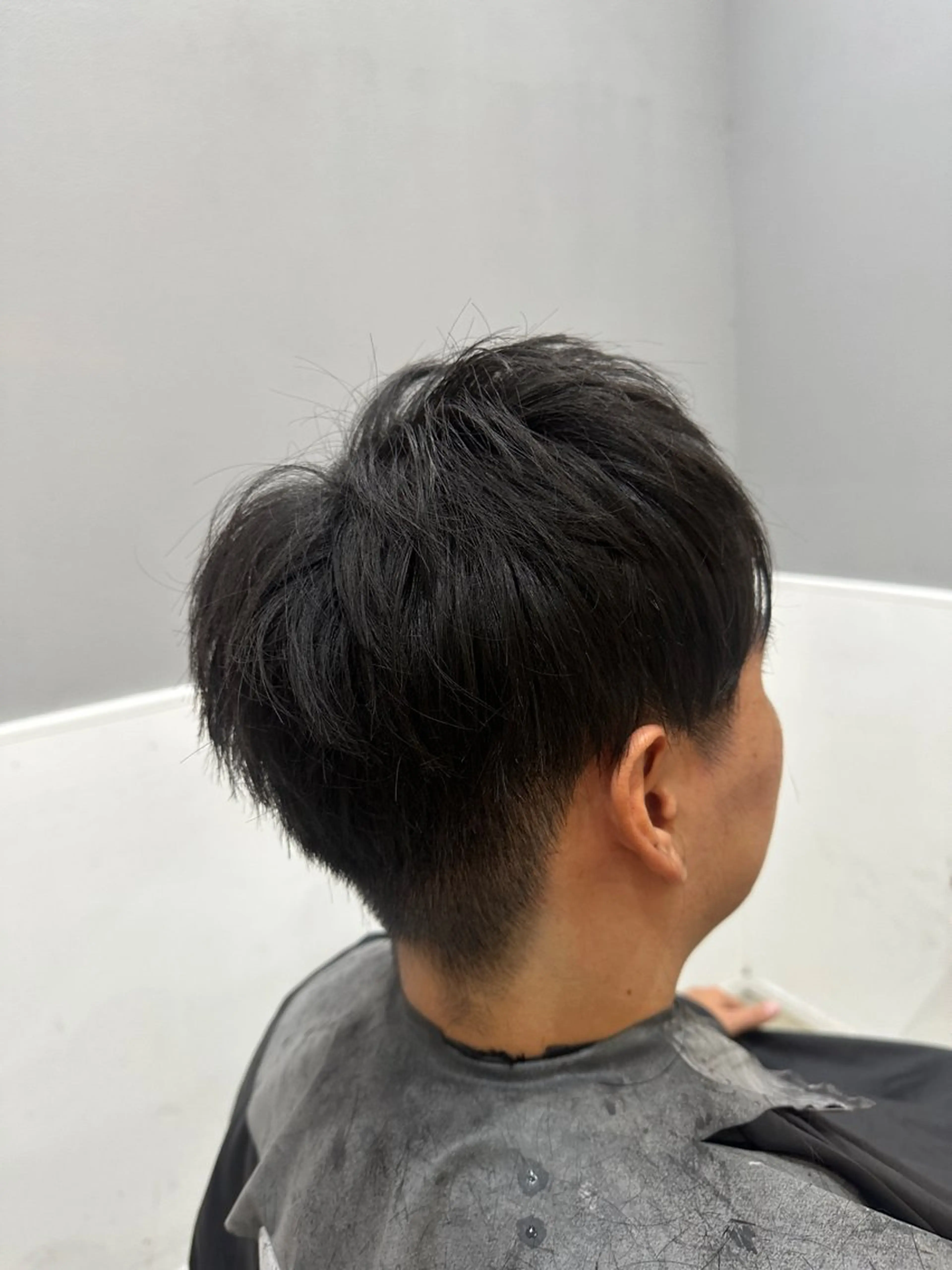 ミディアム カット miloc MOMOKAのヘアスタイル