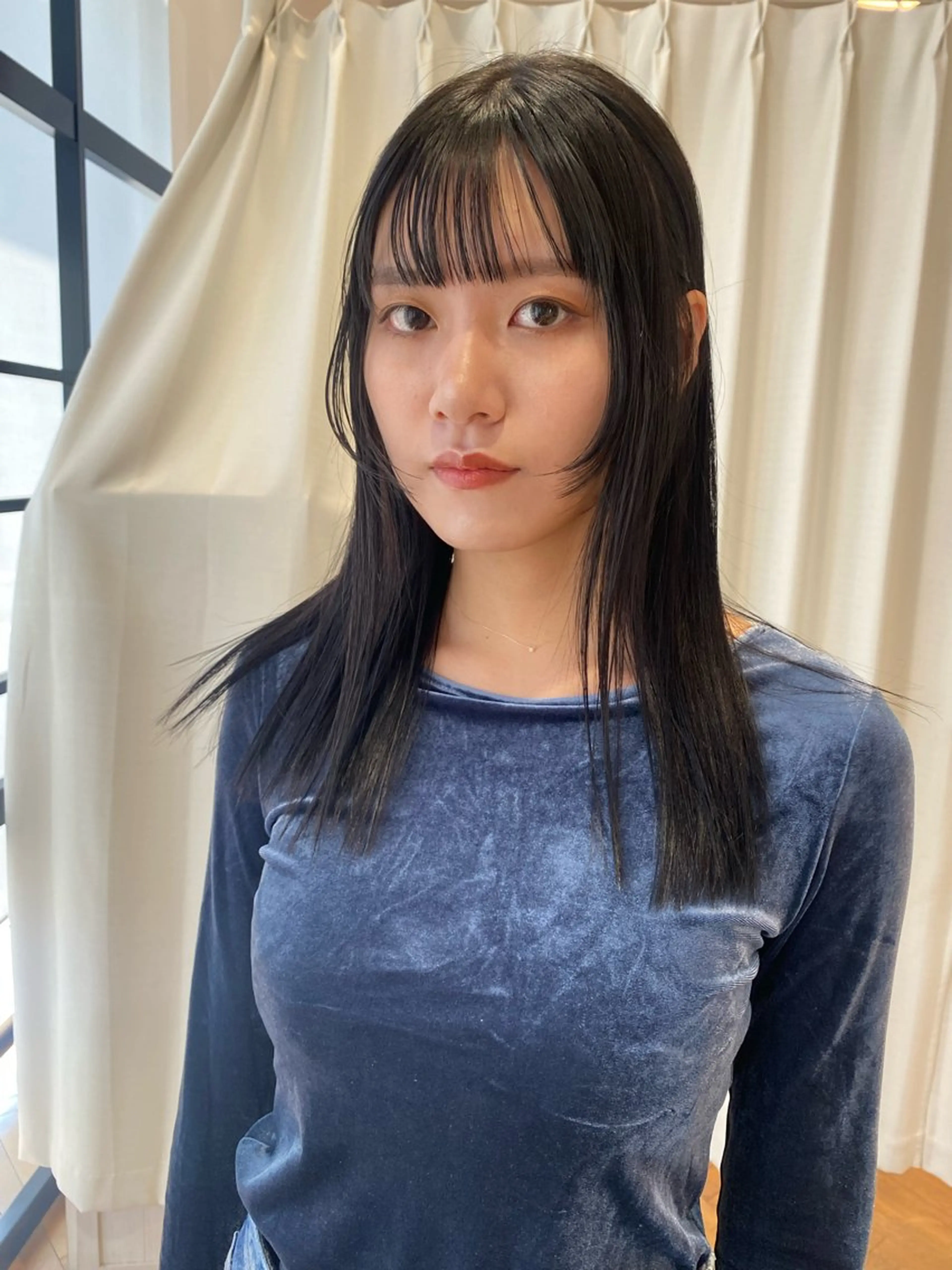 セミロング カラー 黒髪 増井 彩乃のヘアスタイル