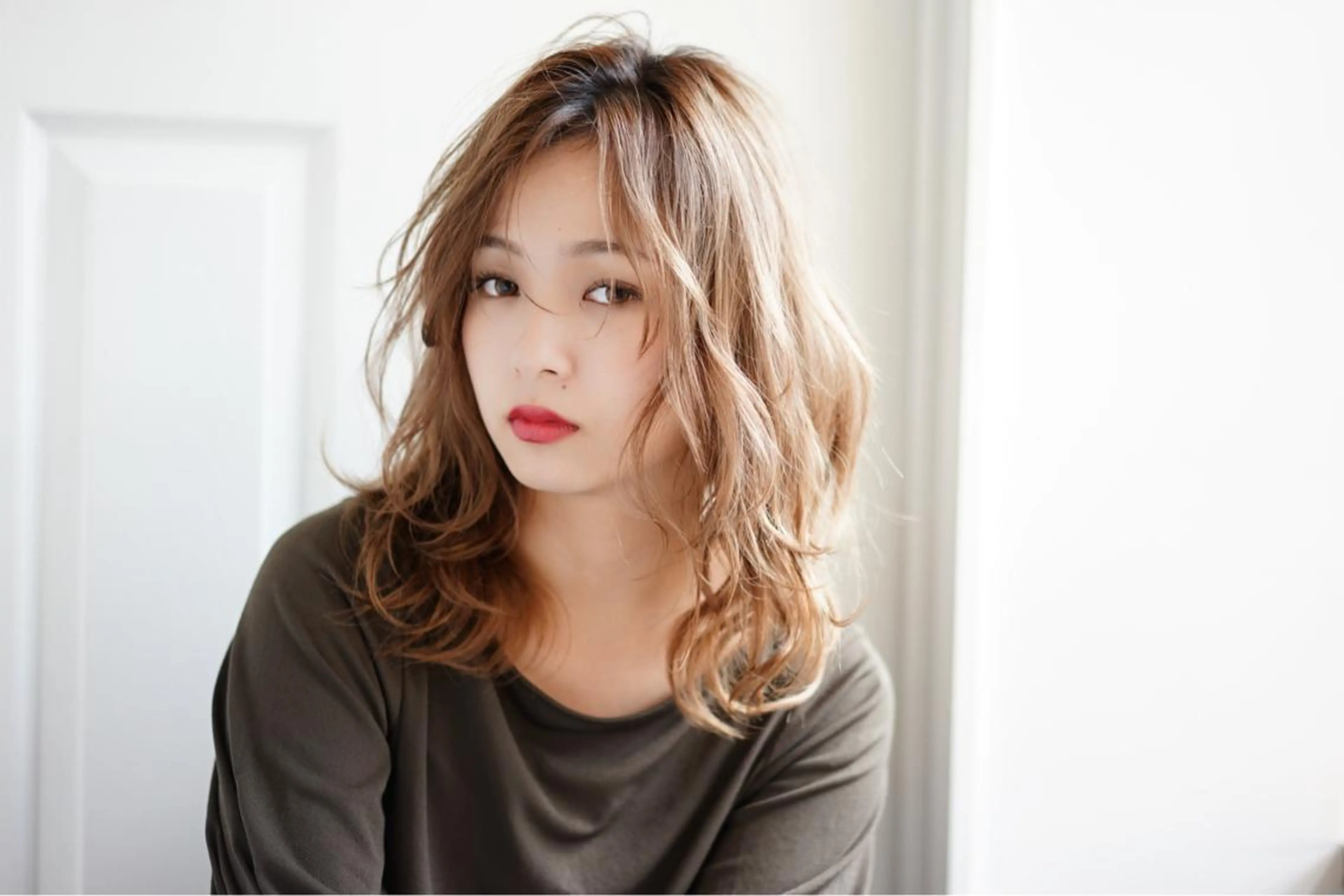 ミディアム カラー パーマ ベージュカラー ひがし　まさし JYUNESU副代表のヘアスタイル