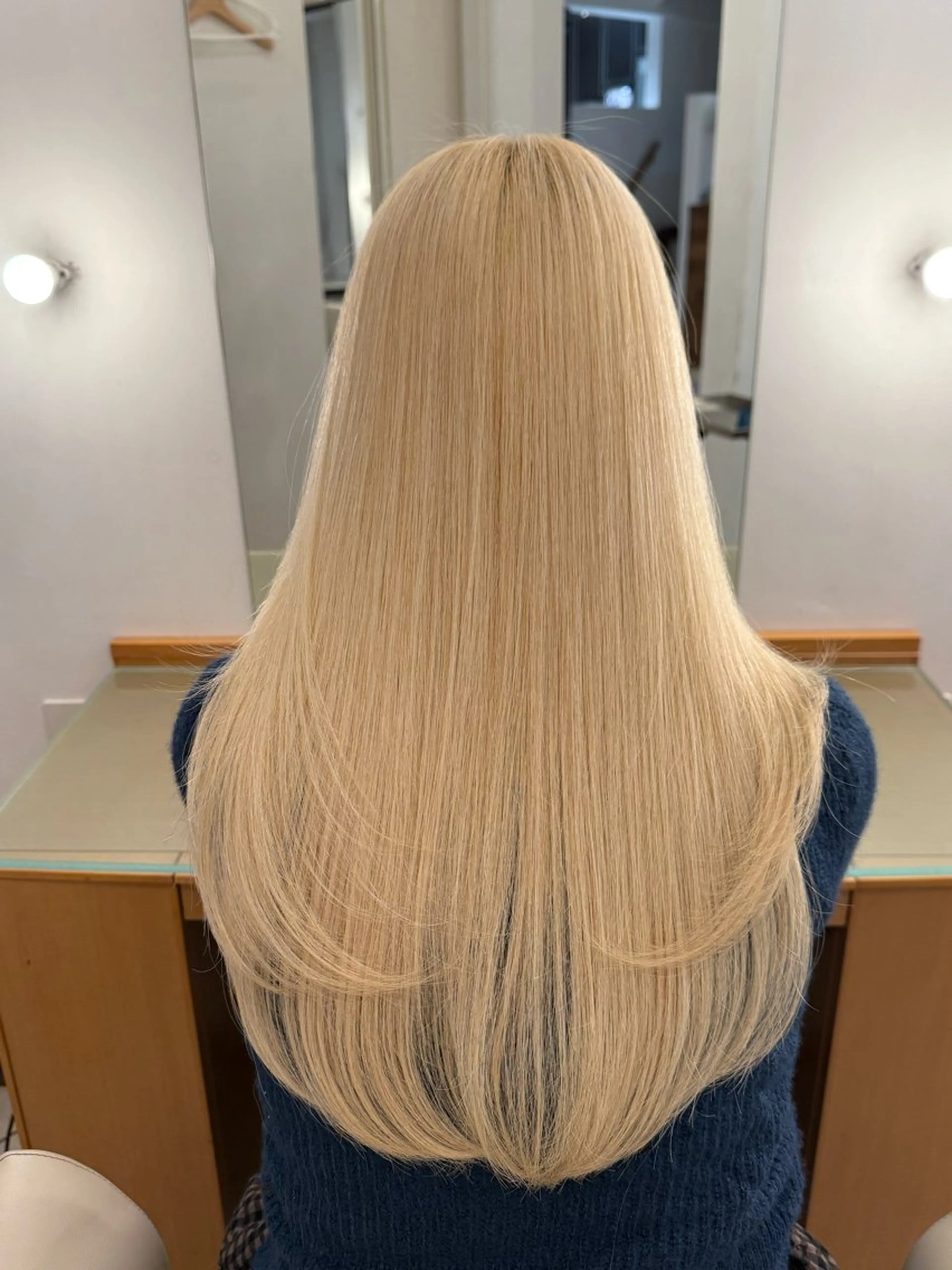 ロング カラー ブリーチ 髪質改善 トリートメント fiorista岡田 まゆこのヘアスタイル