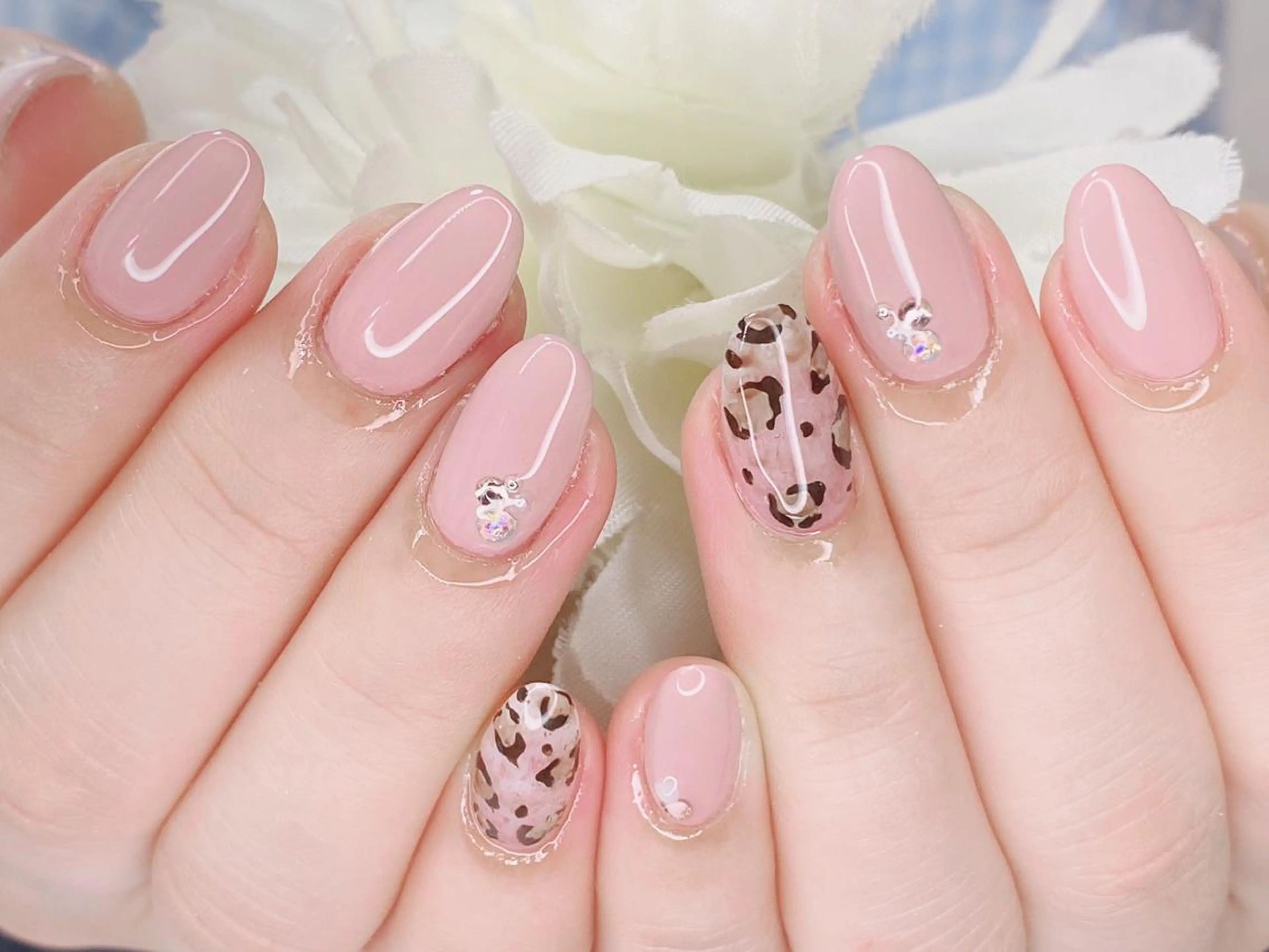 ネイル アニマル柄 アートネイル フレンチネイル グラデーション キラキラネイル Ｎail Ｓalon ertiのネイルデザイン