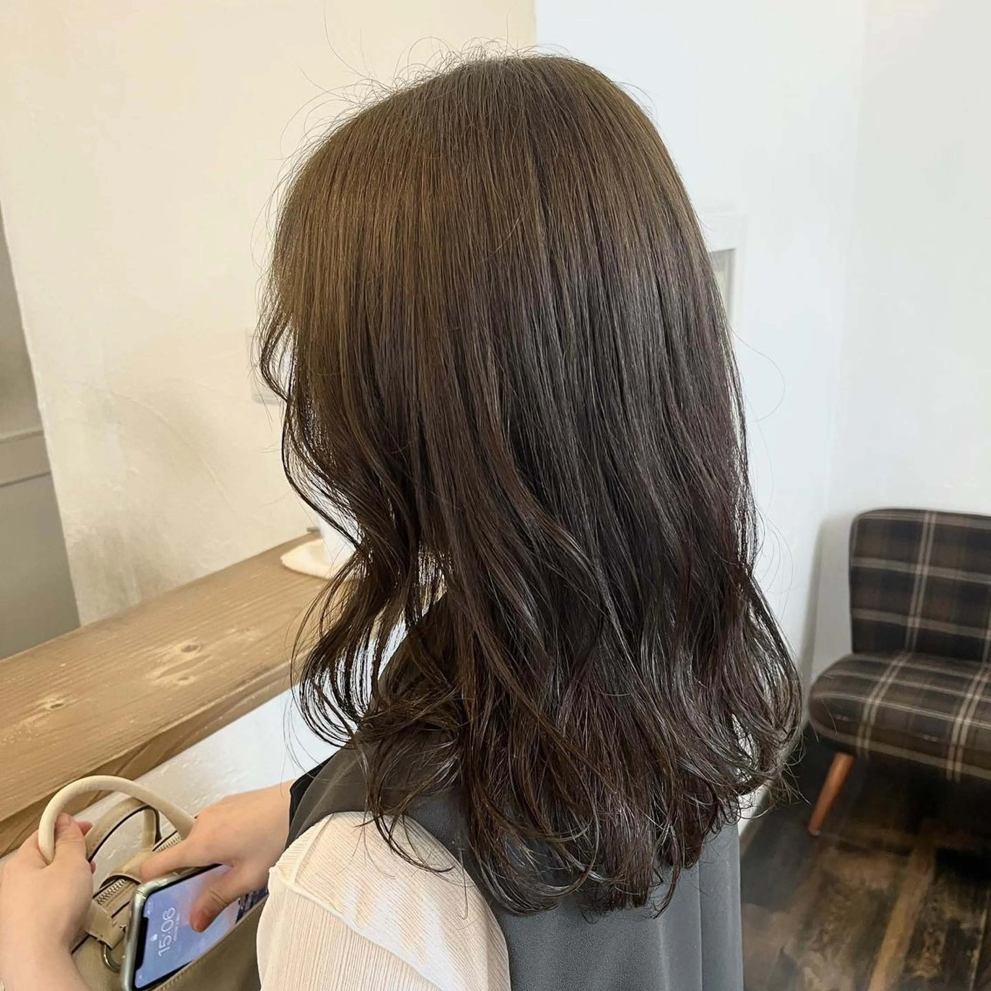 ミディアム カラー ベージュカラー 透明感カラー オリーブベージュ 伊藤ゆかり/髪質改善 /透明感カラーのヘアスタイル