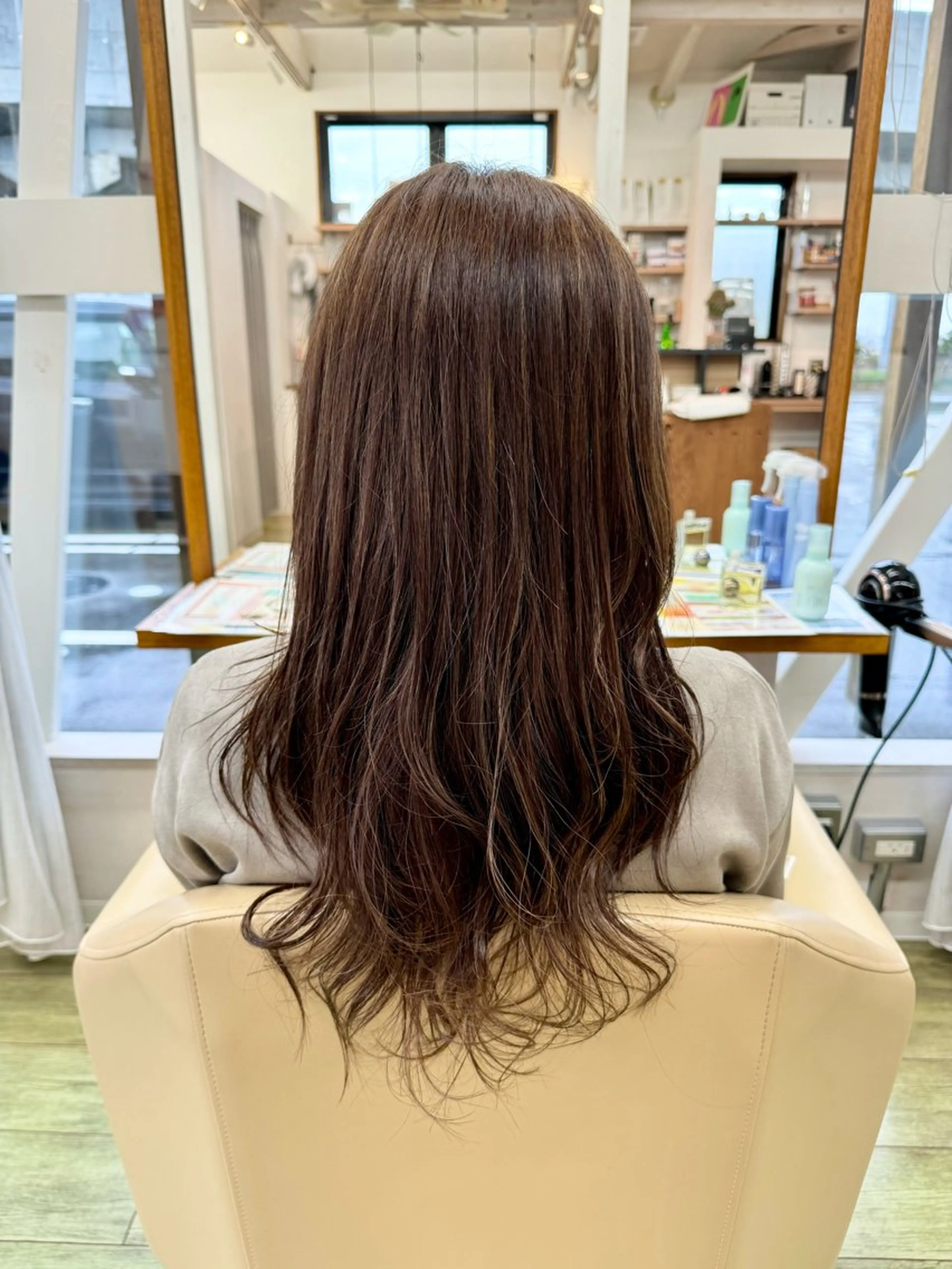 ロング カラー ベージュカラー ショコラベージュ ハイライトカラー 外国人風カラー ハイライト カット ヘアカラー トリートメント サイトウ ヒトミ 【メイヘア】のヘアスタイル