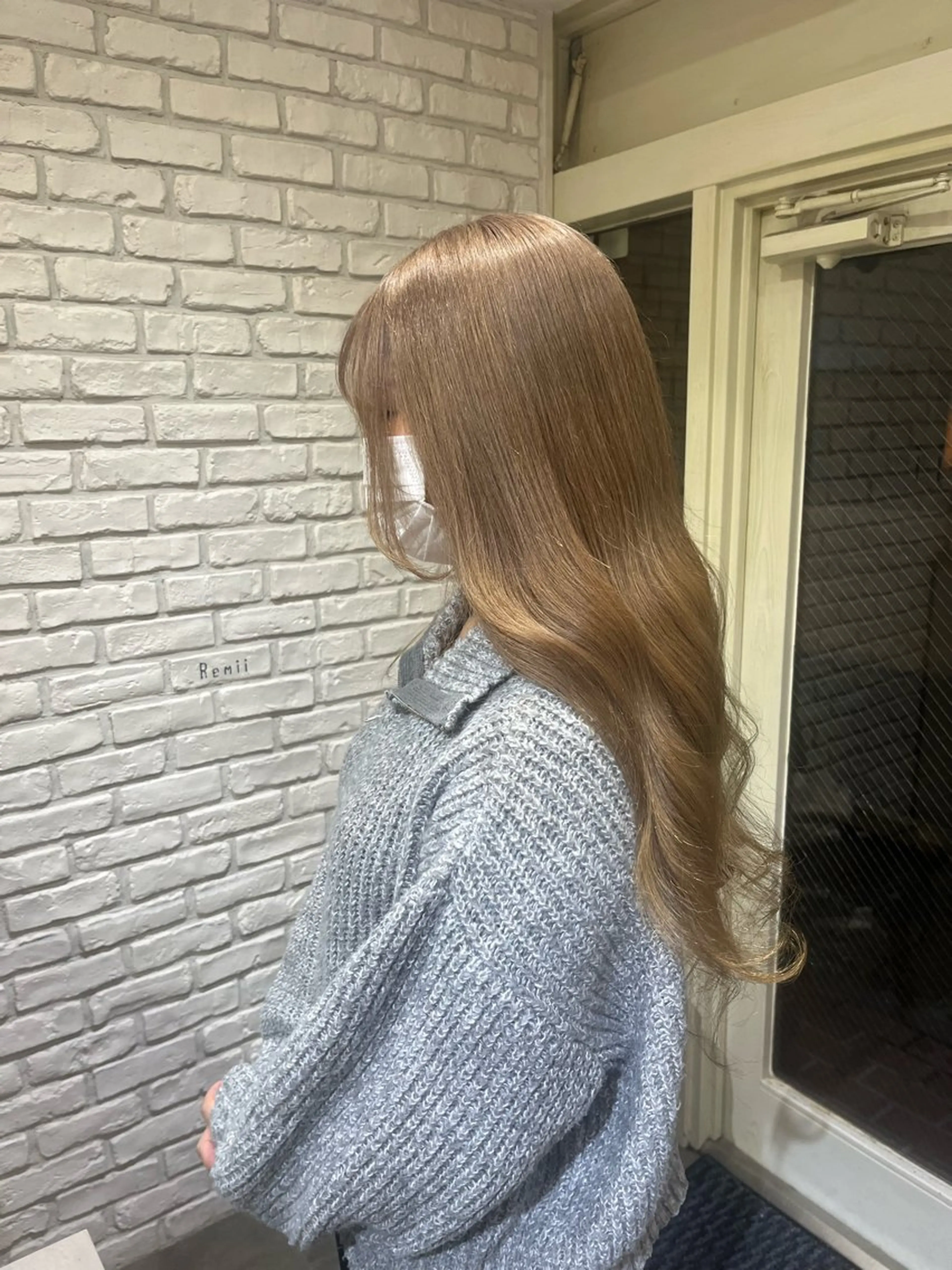 カラー ミジュ/ ハイトーンのヘアスタイル