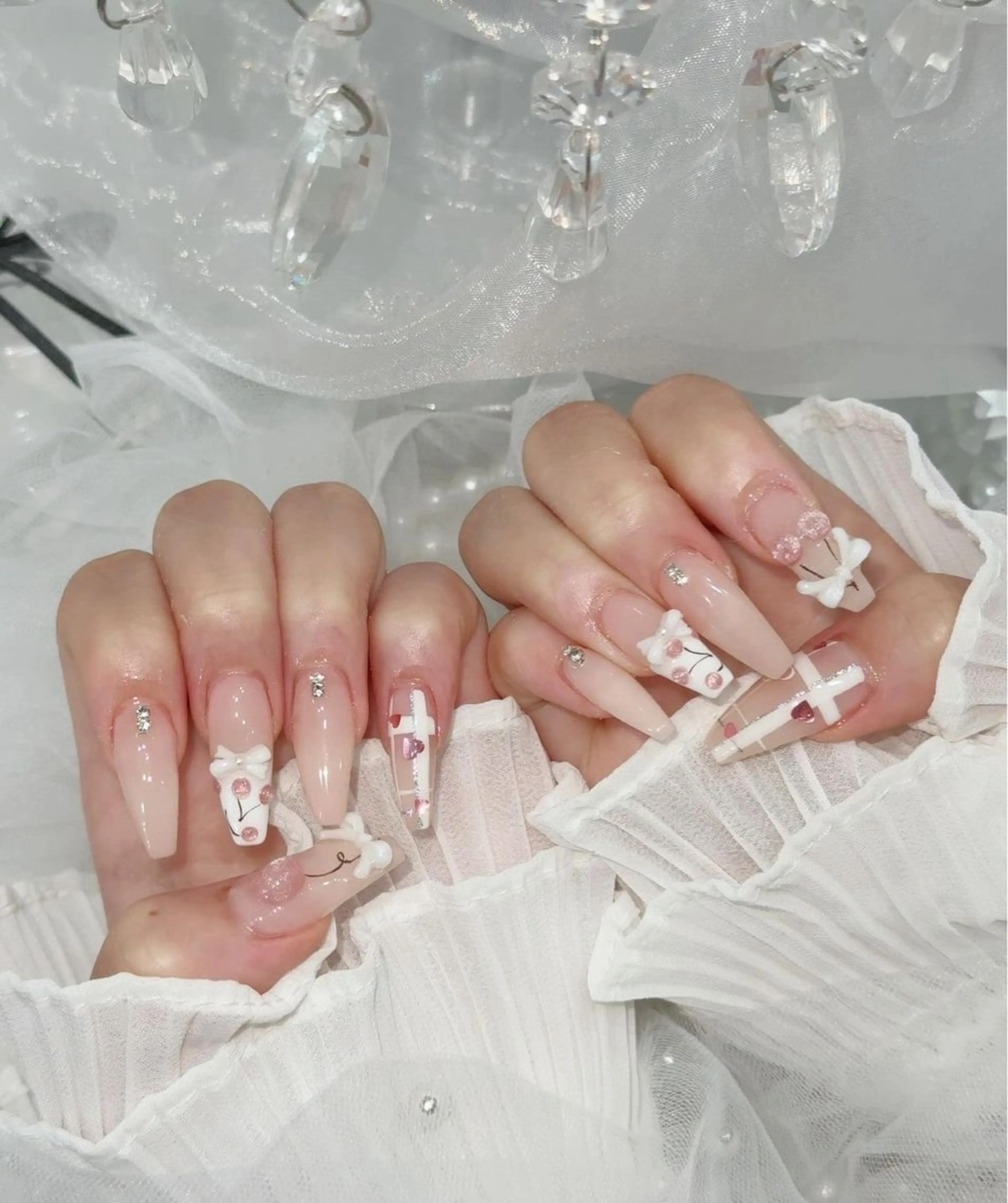 セミロング 韓国風ヘア ハンドネイル Aila Nail ShinOkuboのネイルデザイン