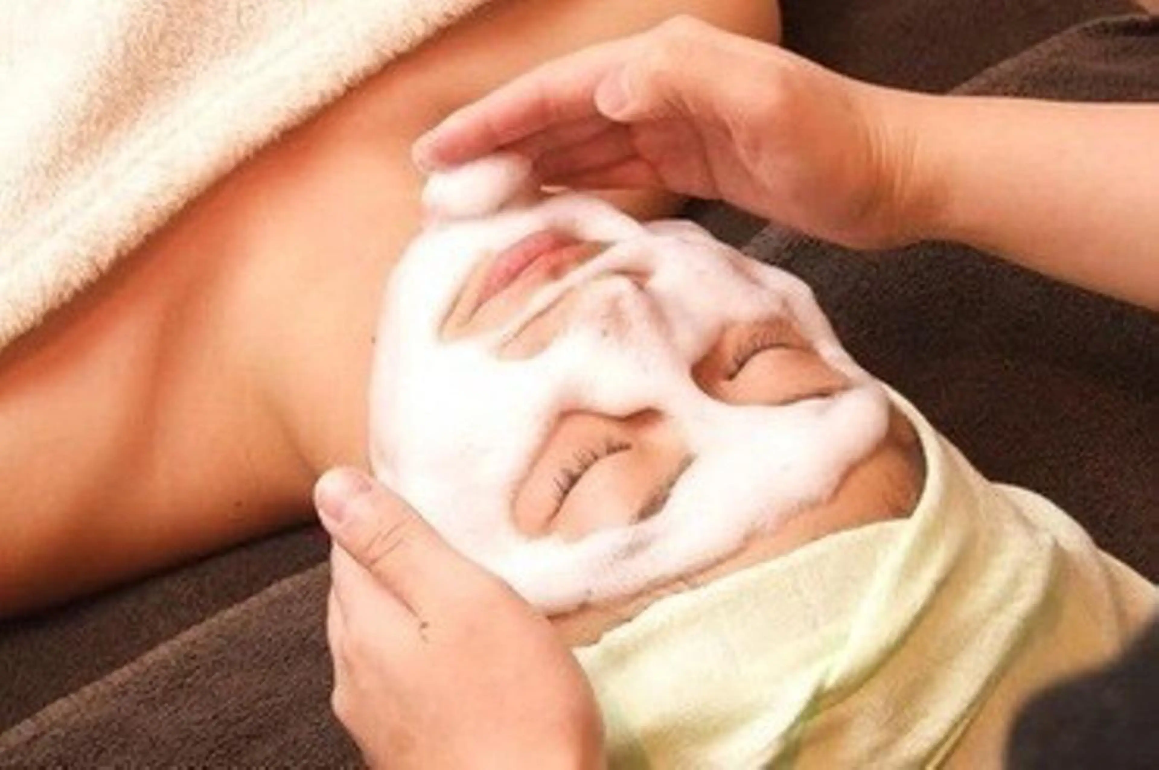 ロング カラー パーマ ヘアアレンジ キッズ ネイル マツエク・マツパ EnsorClair 代表　野口真央のエステ・リラクイメージ