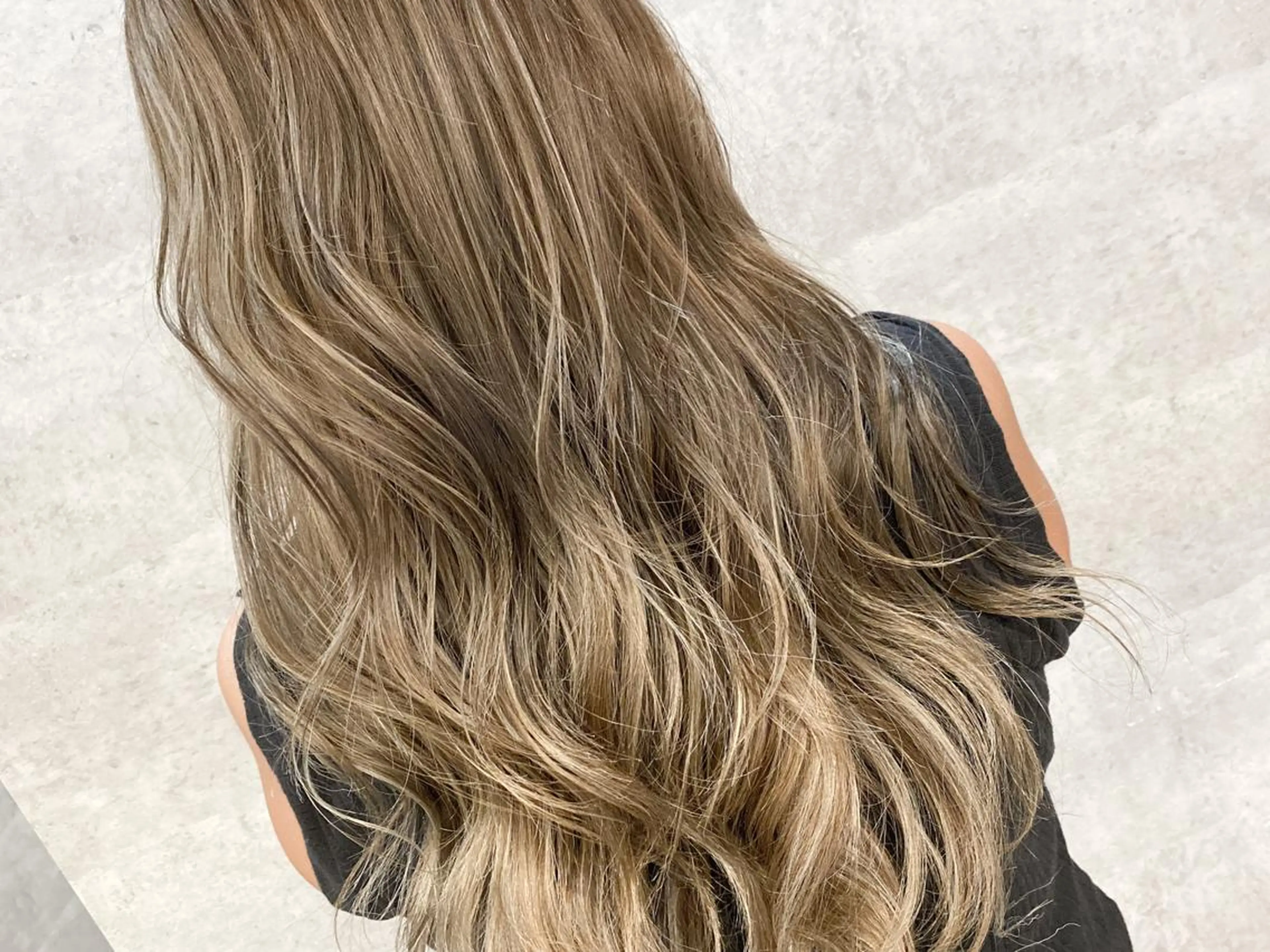 ロング ハイライト ヘアカラー トリートメント KYOKO 【Bear】のヘアスタイル