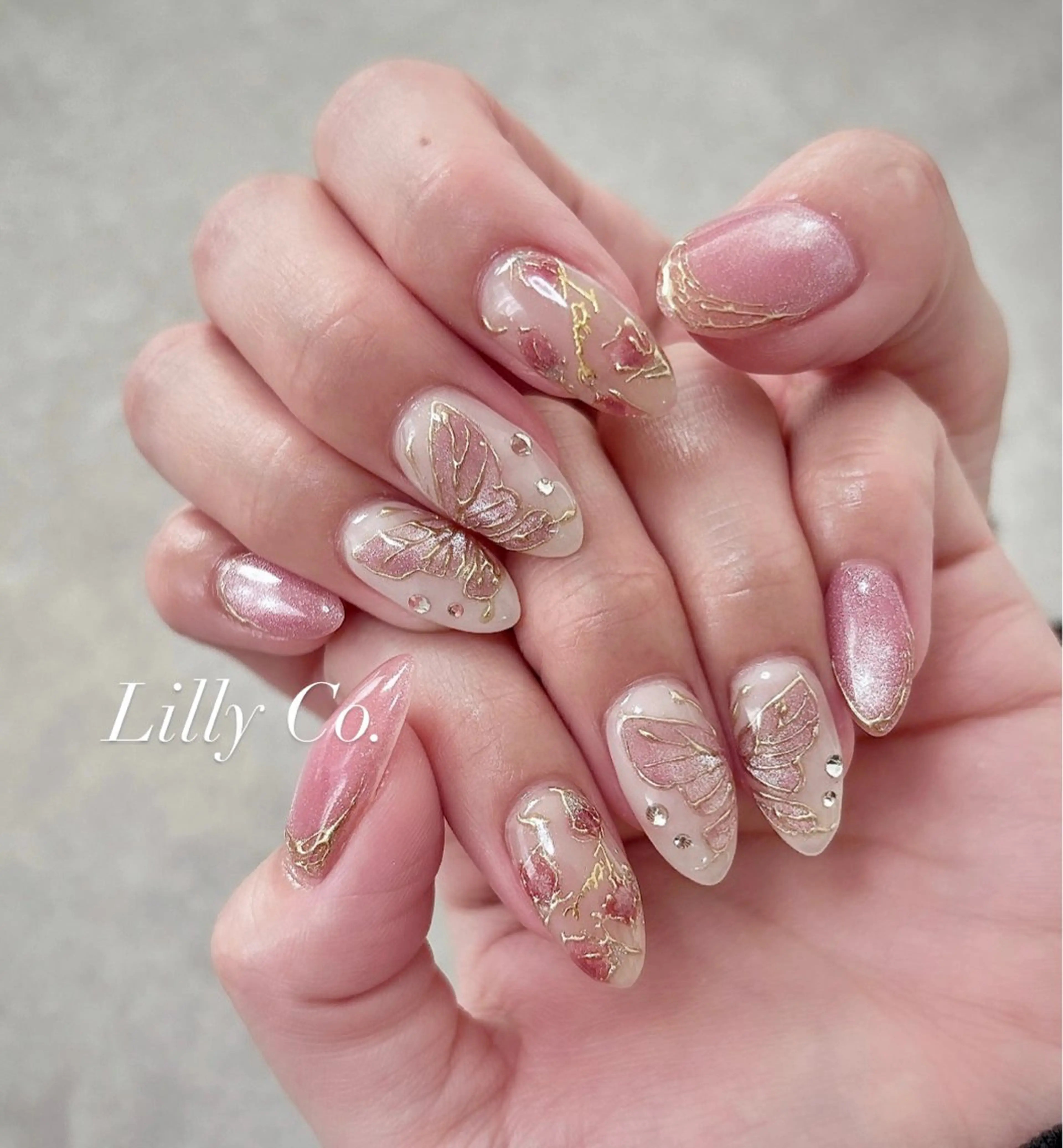 ネイル フラワーネイル ハンドネイル ハンドケア Lilly Co.のネイルデザイン