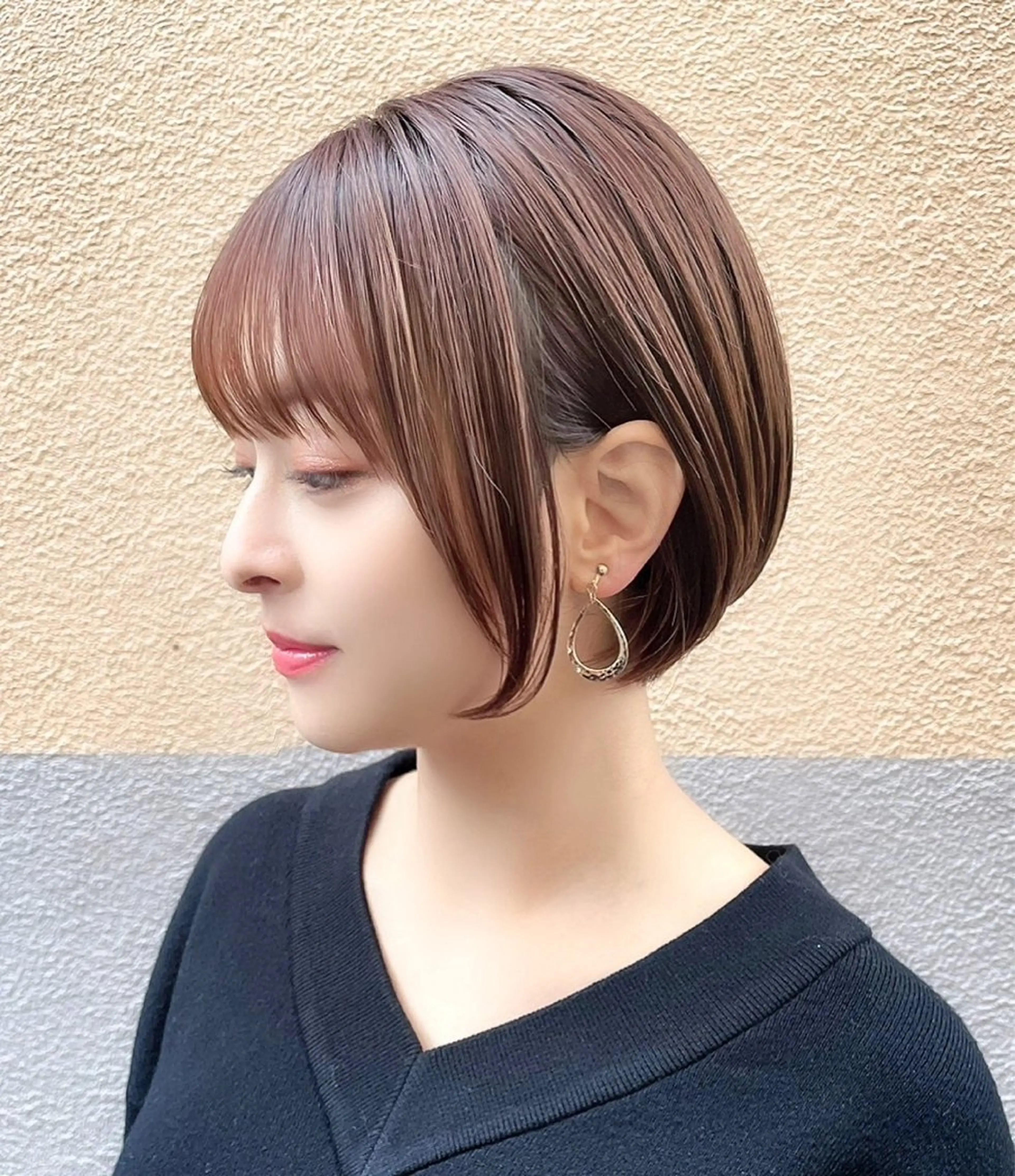 ショート 髪質改善|透明 感カラー🩵レイヤーのヘアスタイル