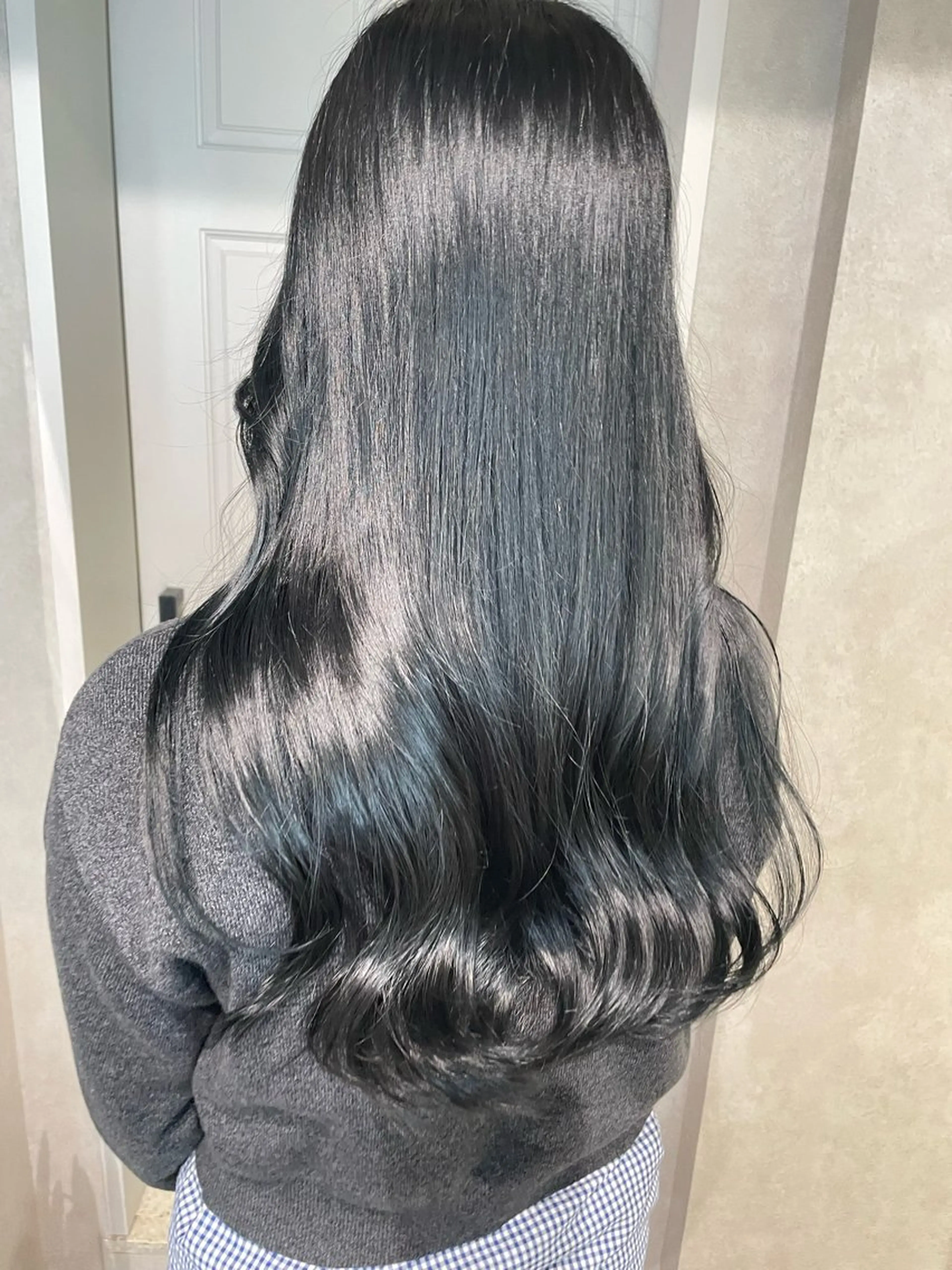 ロング カラー アッシュ アッシュグレー 透明感カラー ラベンダーカラー ヘアカラー ナチュラル透明感🌱 小山美樹子のヘアスタイル