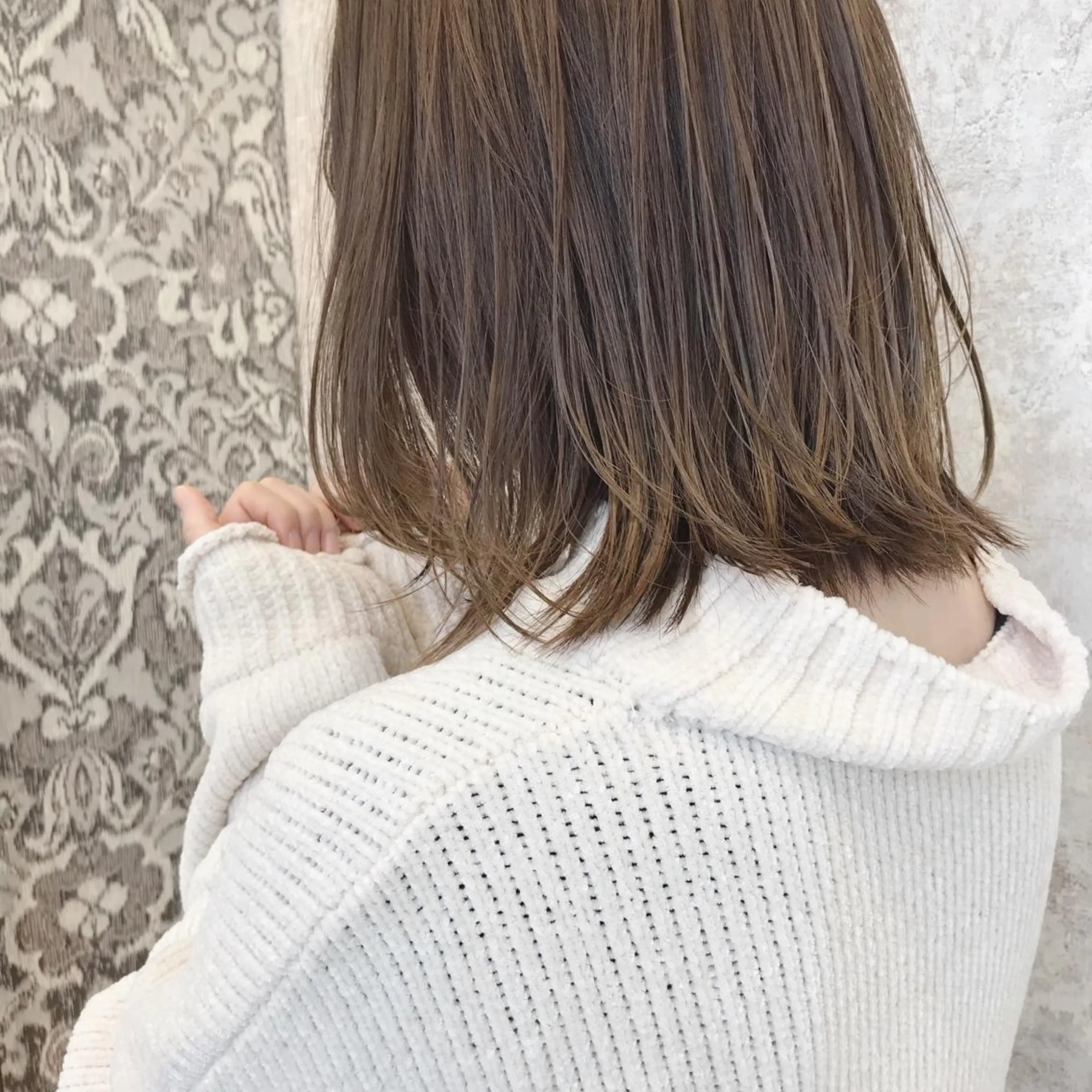 ミディアム カラー ハイライトカラー ハイライト かきあげバング HARUNA/ミセス 大人ショートヘアのヘアスタイル