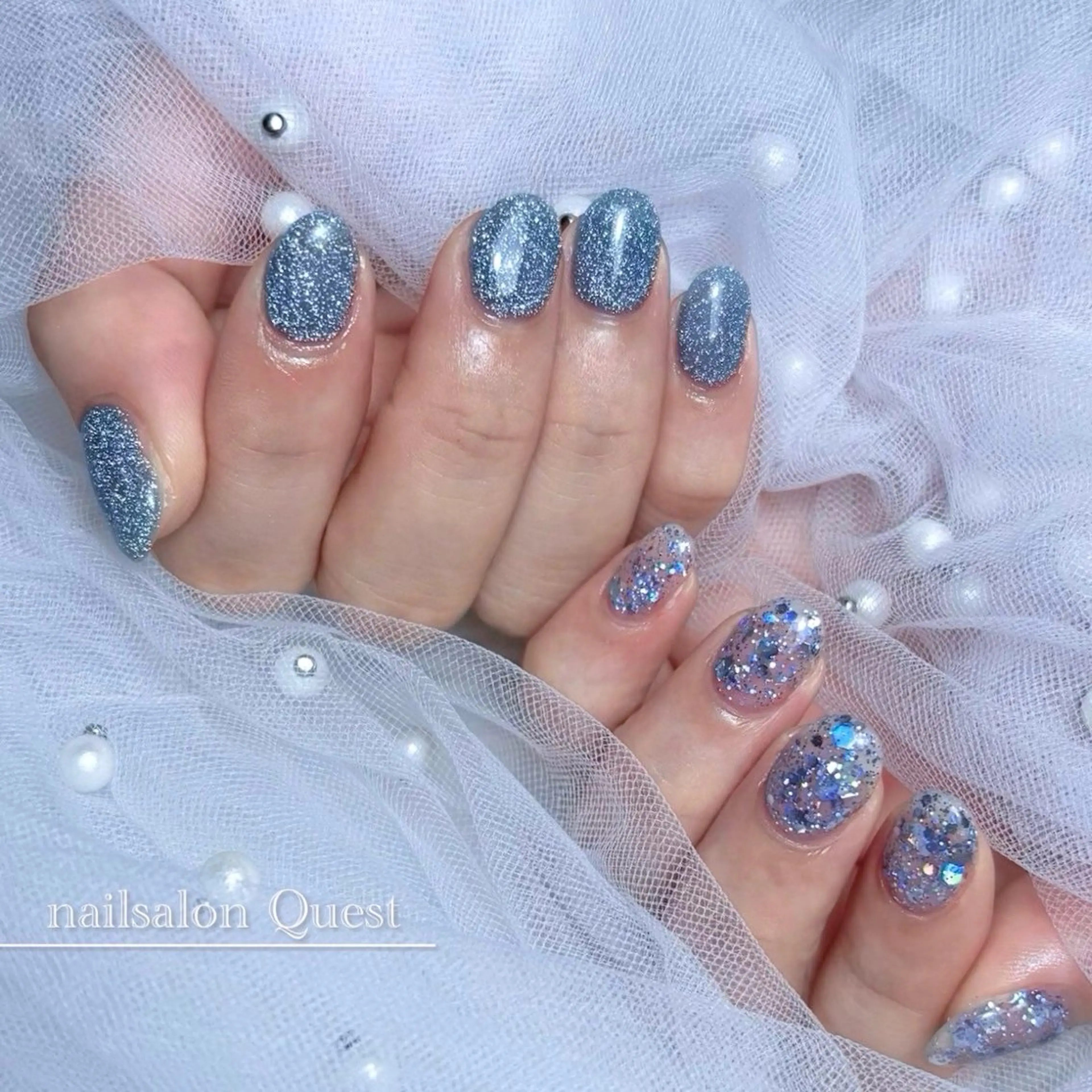 ネイル ブルー フラッシュネイル キラキラネイル ラメ(グリッター) ハンドネイル nailsalon Questのネイルデザイン