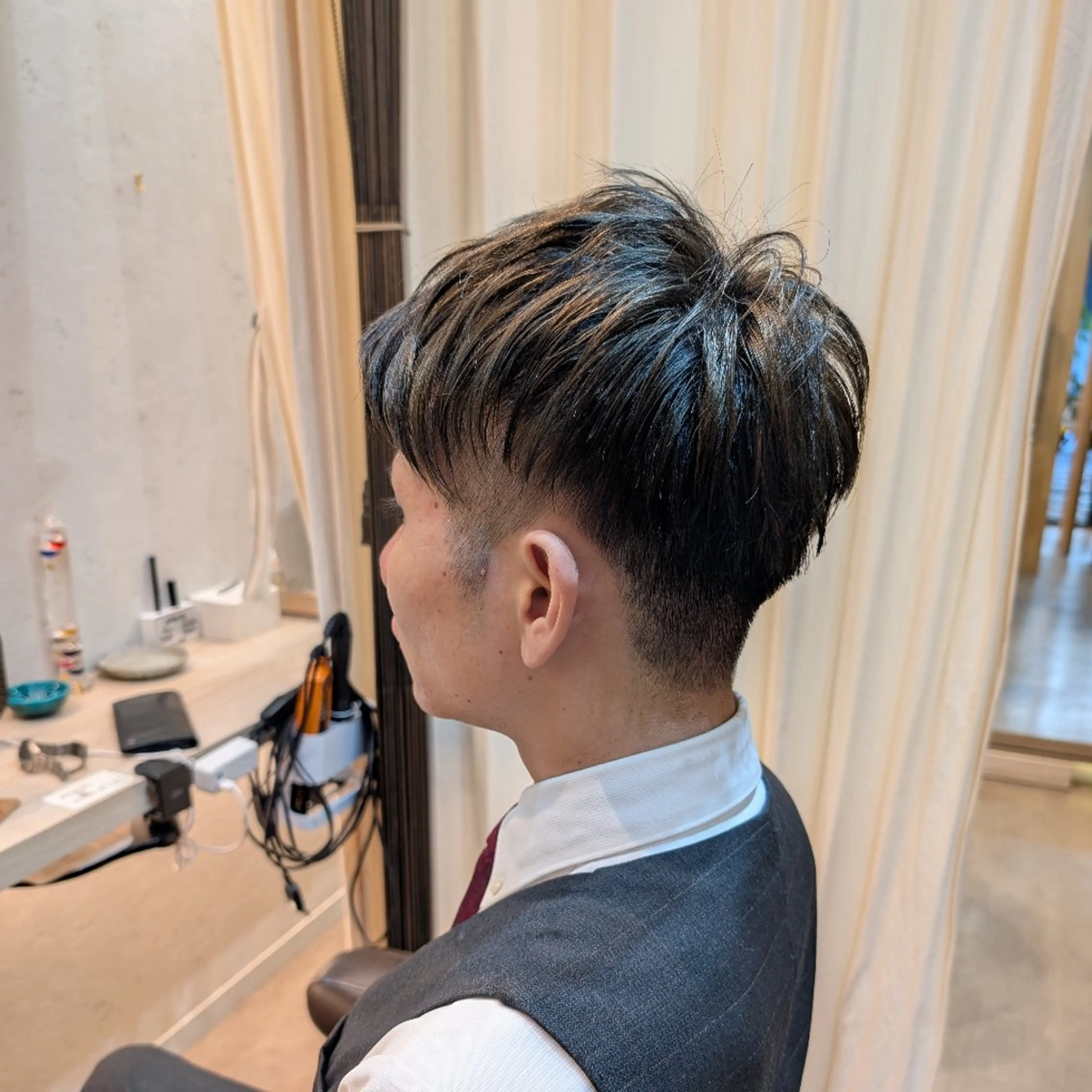 ショート メンズ アップバング メンズハイライト ハイライト レイヤーカット カット ヘアカラー トリートメント ヘアセット koto💭 コトのヘアスタイル