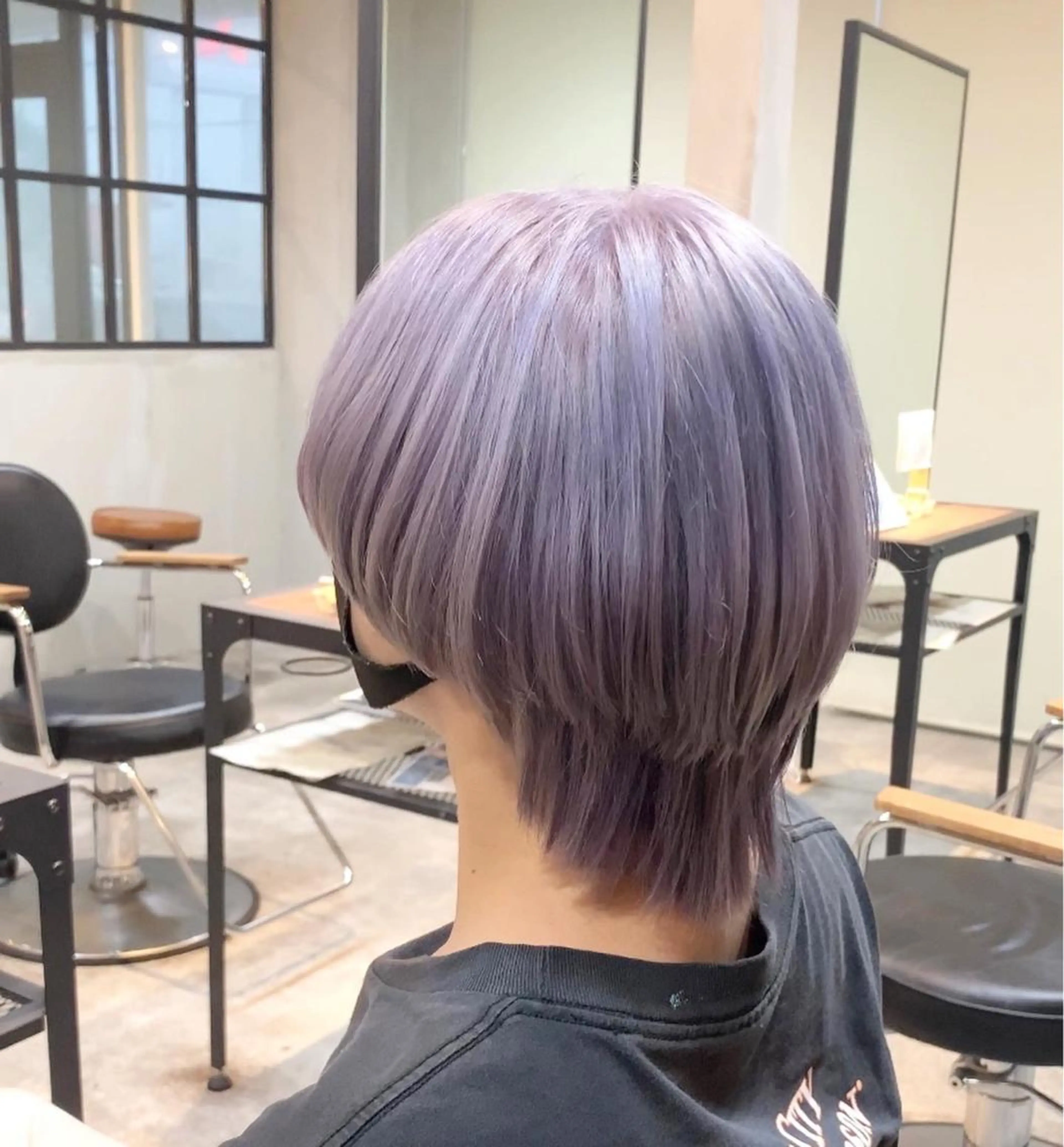 ショート カラー リサ tonieのヘアスタイル
