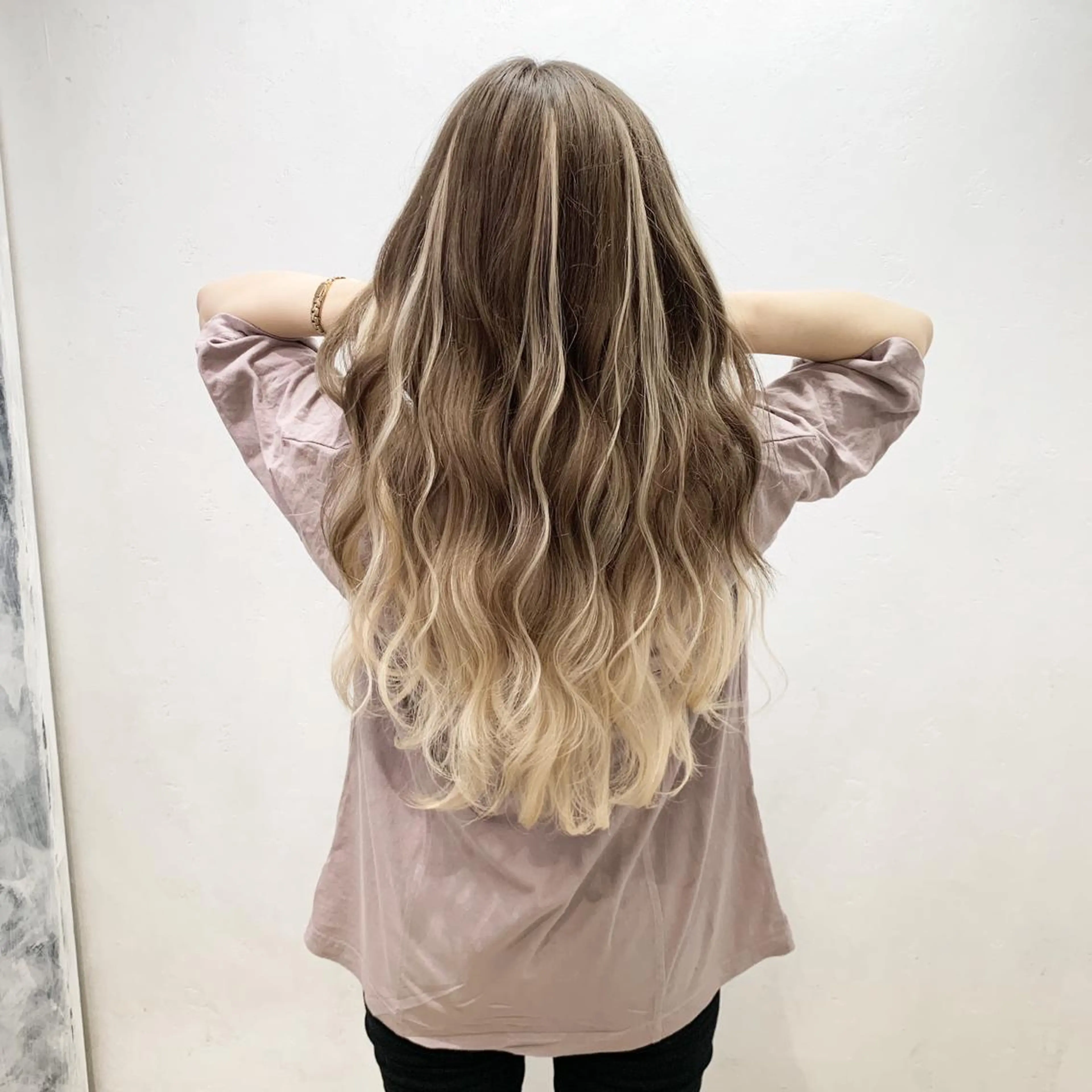 ロング カラー ヘアアレンジ シールエクステ グラデーションカラー エクステ ヘアカラー エクステ TATSUYA アートディレクターのヘアスタイル