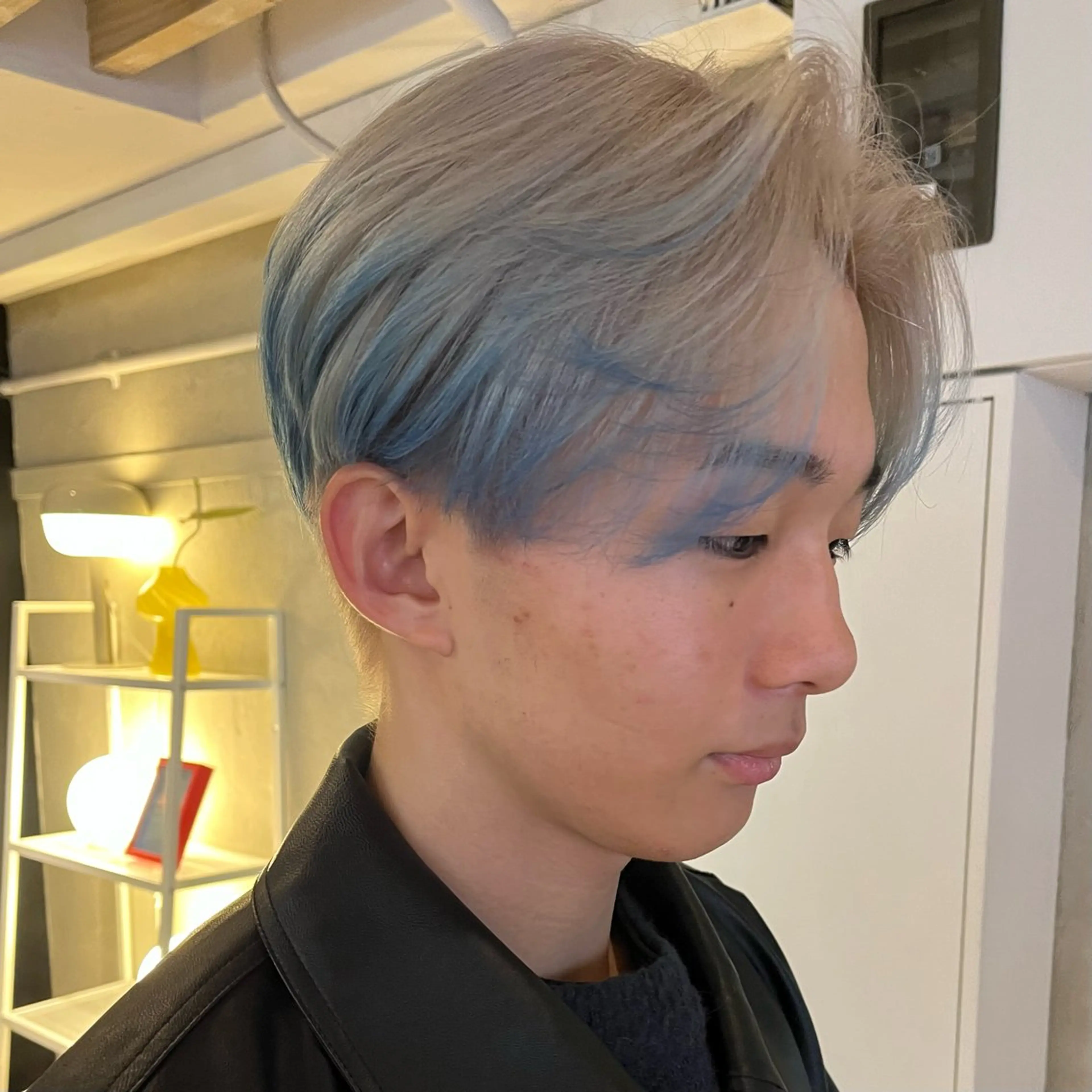 ショート カラー メンズ メンズブリーチ ブリーチ グレージュ カット ヘアカラー トリートメント ボブハイトーン🦖 デザインMAMIのヘアスタイル