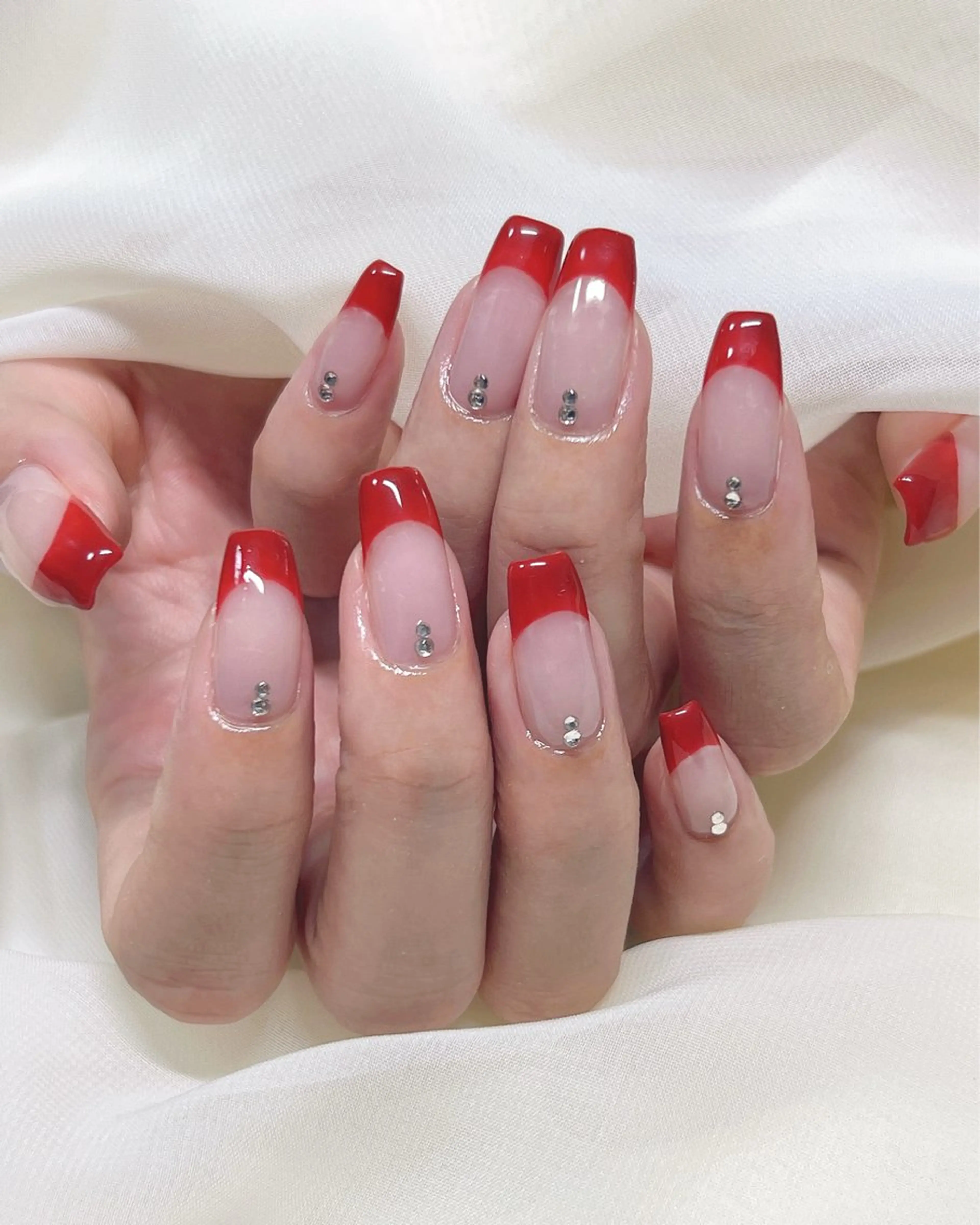 ネイル フレンチネイル 赤色 nail salon MUAのネイルデザイン