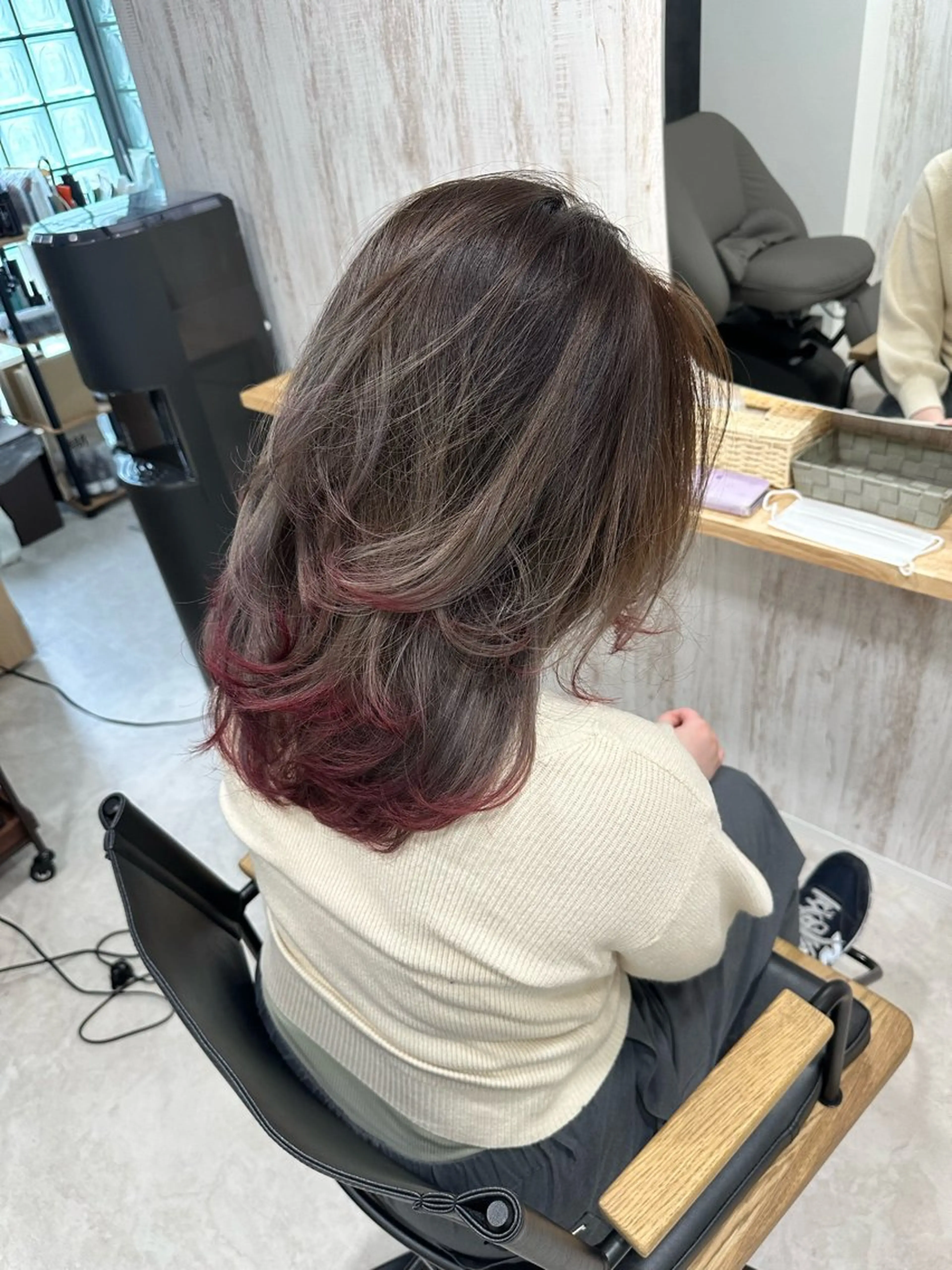 セミロング カラー ブリーチ グラデーションカラー カット ヘアカラー トリートメント 鈴木 悠平のヘアスタイル