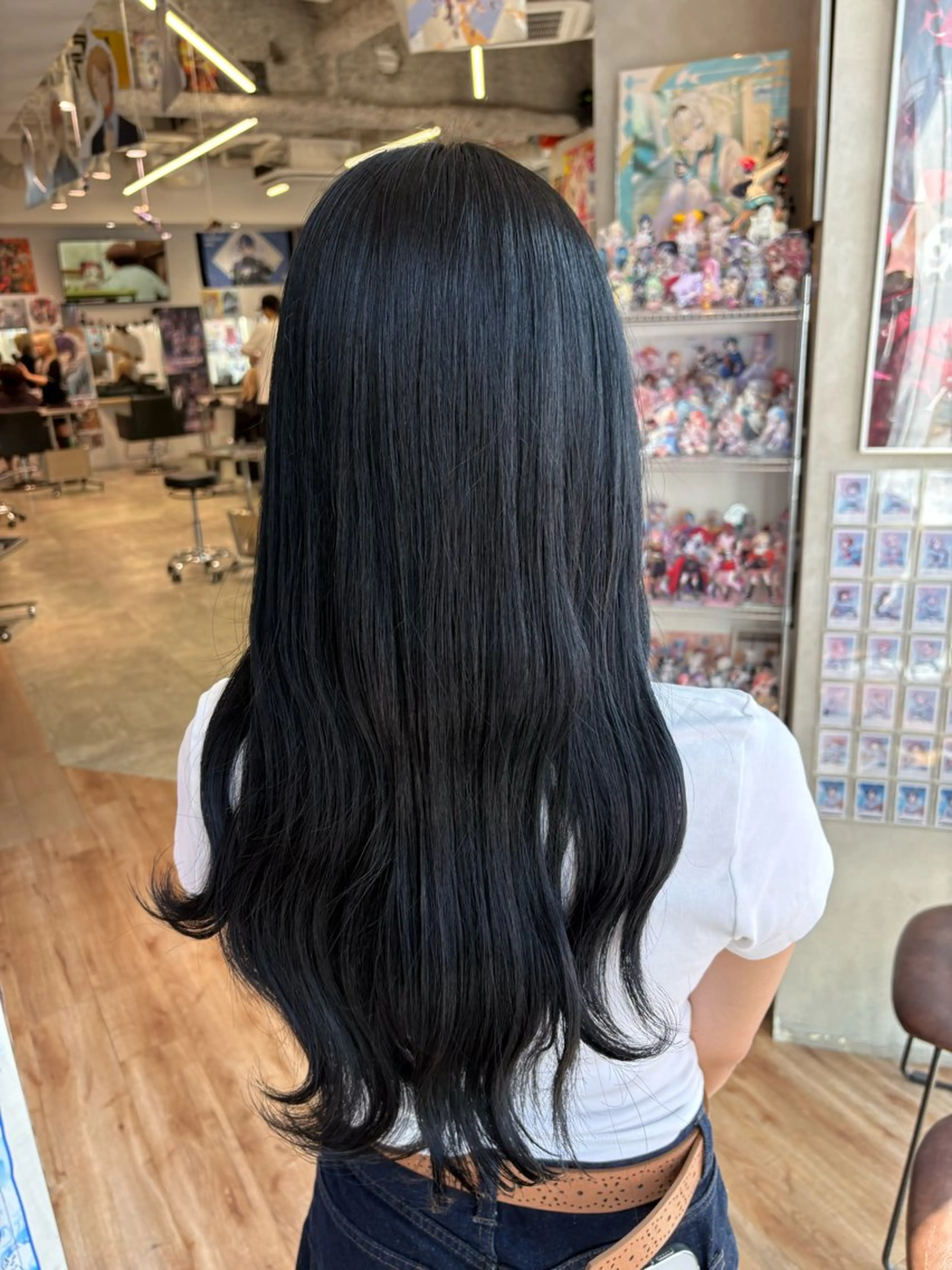 ロング カラー 黒髪 ブリーチ ブルーカラー ブルーブラック 透明感カラー ヘアカラー 推しカラー/ ミクのヘアスタイル