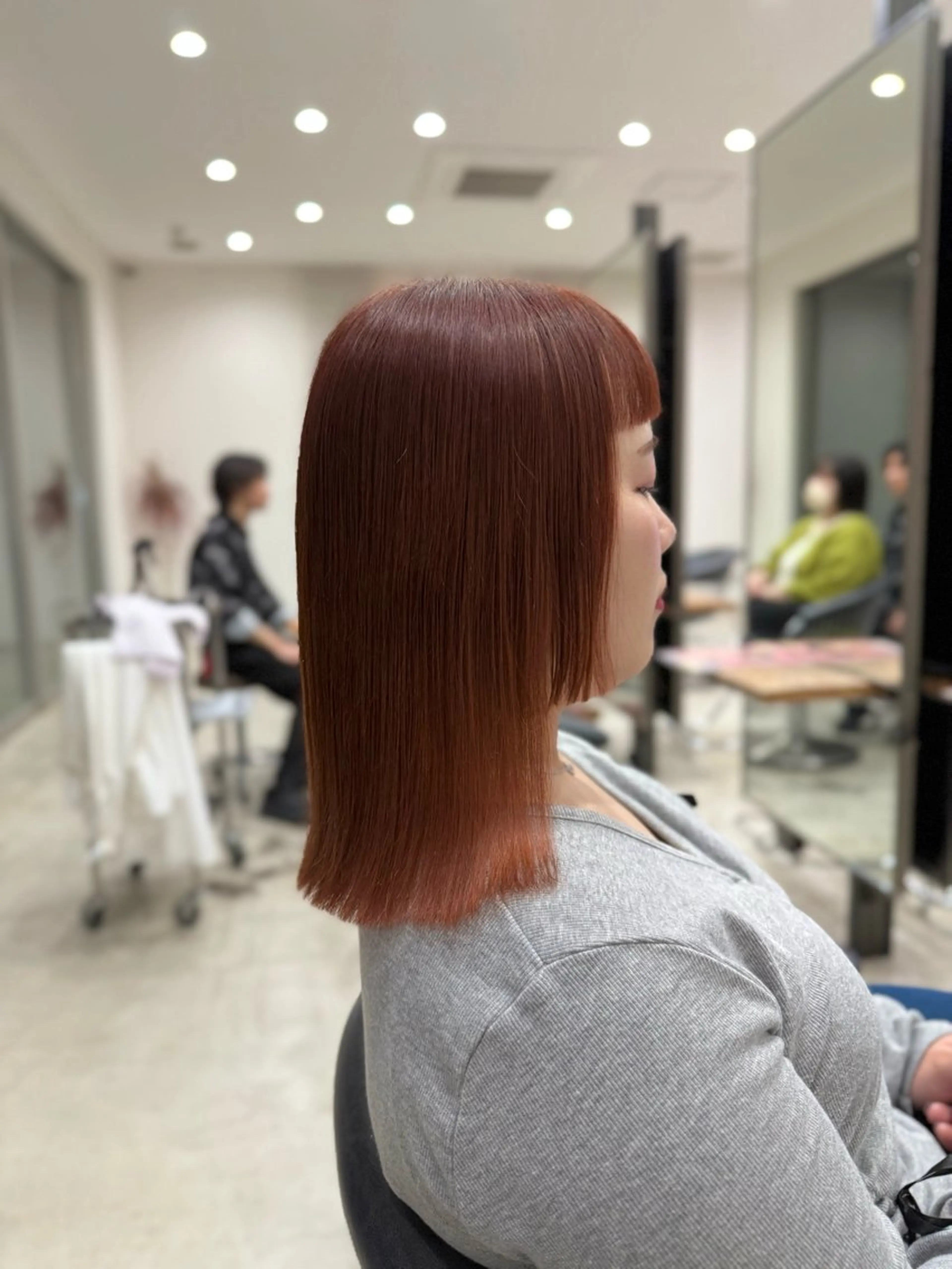 ミディアム カラー ブリーチ ブリーチなしカラー オレンジ カット ヘアカラー 芳賀 風斗のヘアスタイル