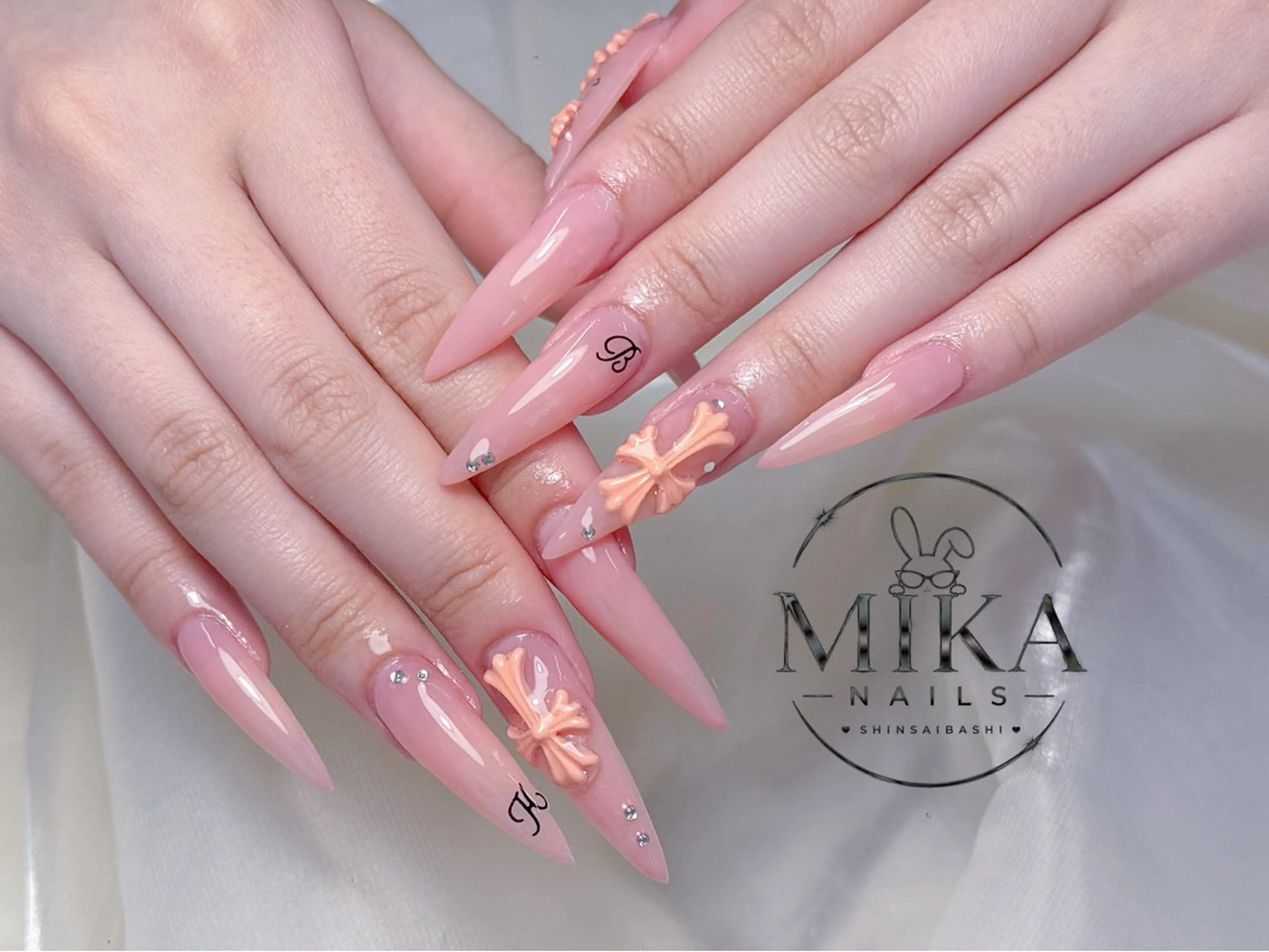ネイル フレンチネイル ガーリー 韓国ネイル ロングネイル マグネットネイル ハンドネイル Mika Nails 心斎橋のネイルデザイン