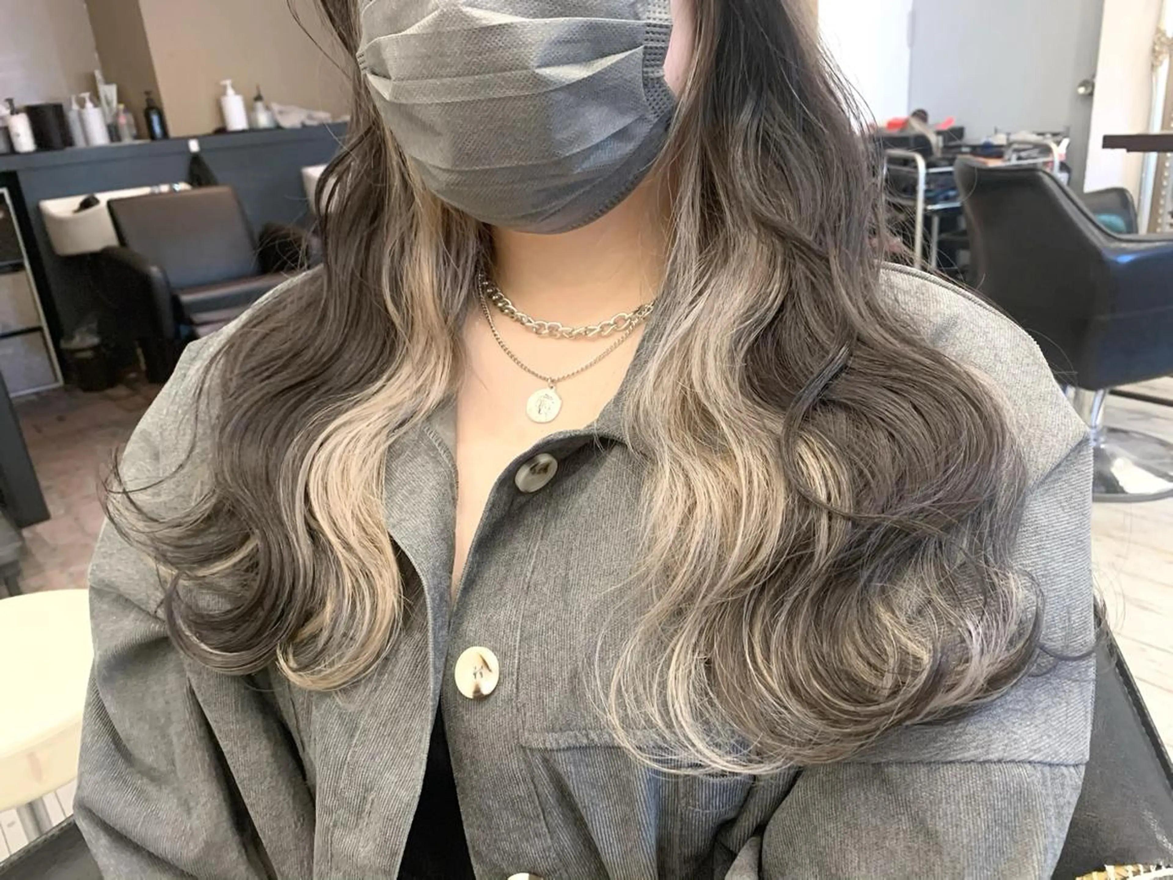 【🉐カット＋カラー＋ハイライトエクステ20本】髪を傷ませずにハイライト💫の写真