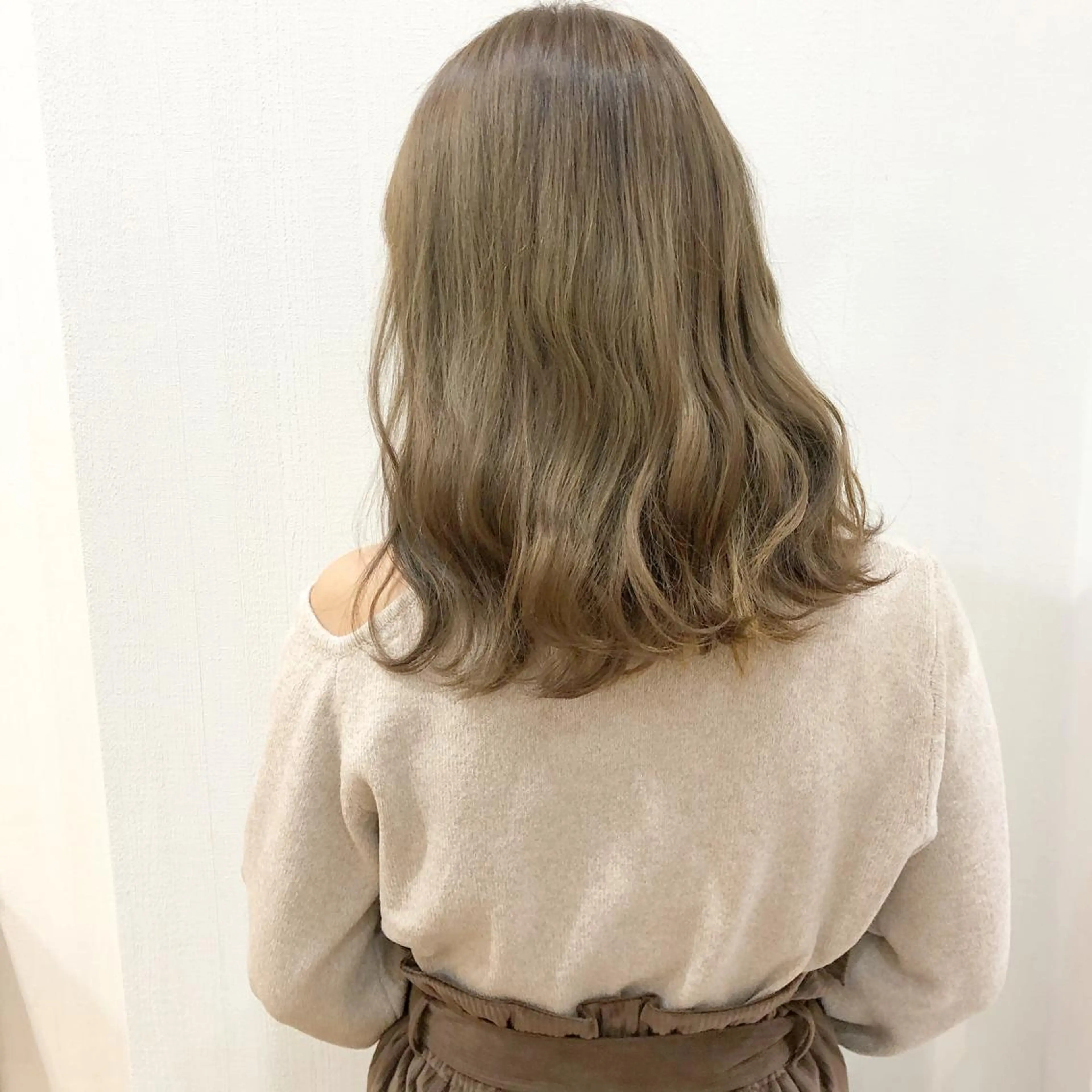 ミディアム カラー 横浜ブリーチムラ直し ハイトーン/ブリーチのヘアスタイル