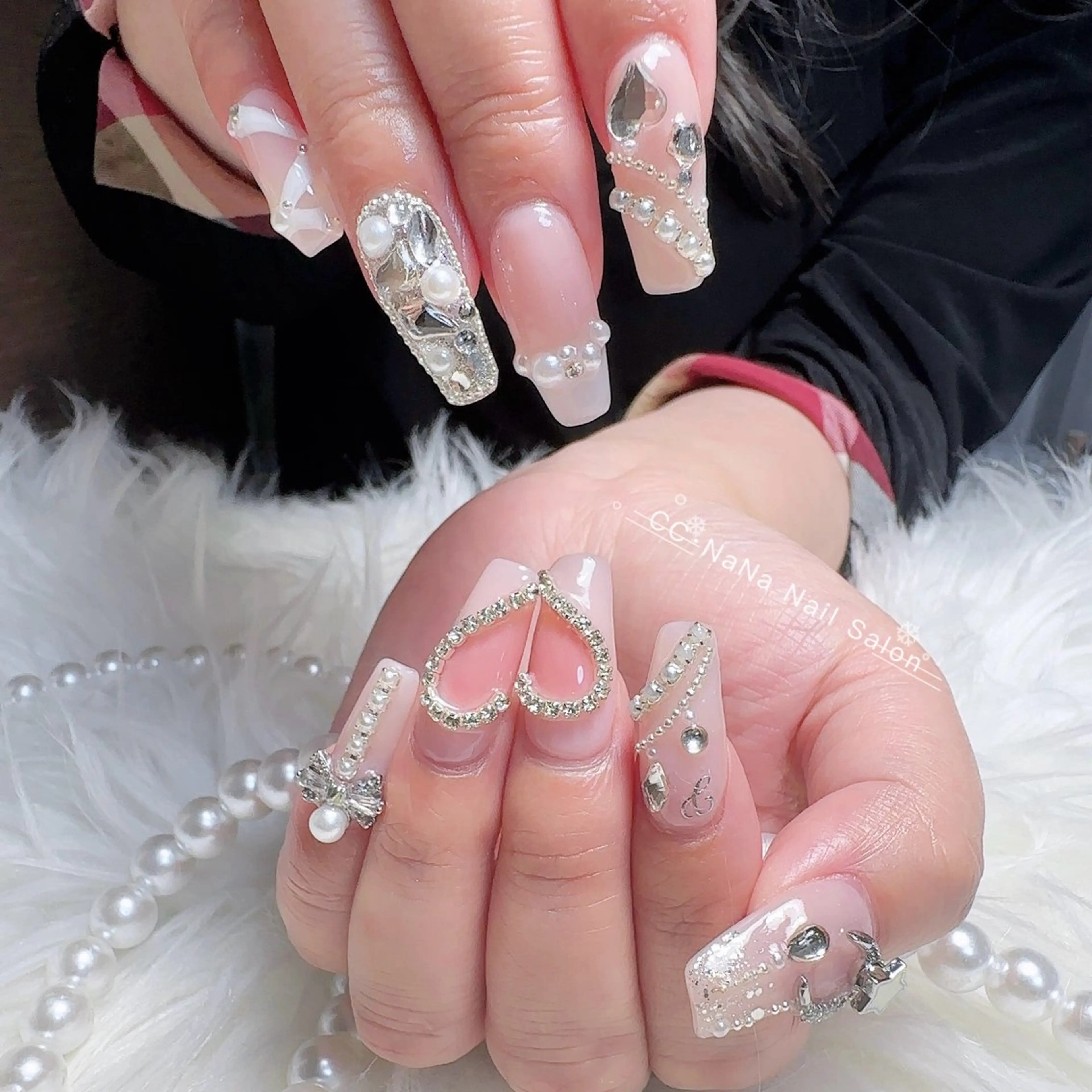 ネイル ハンドネイル 💎CC・NaNa 韓国風ネイル🌙Cのネイルデザイン