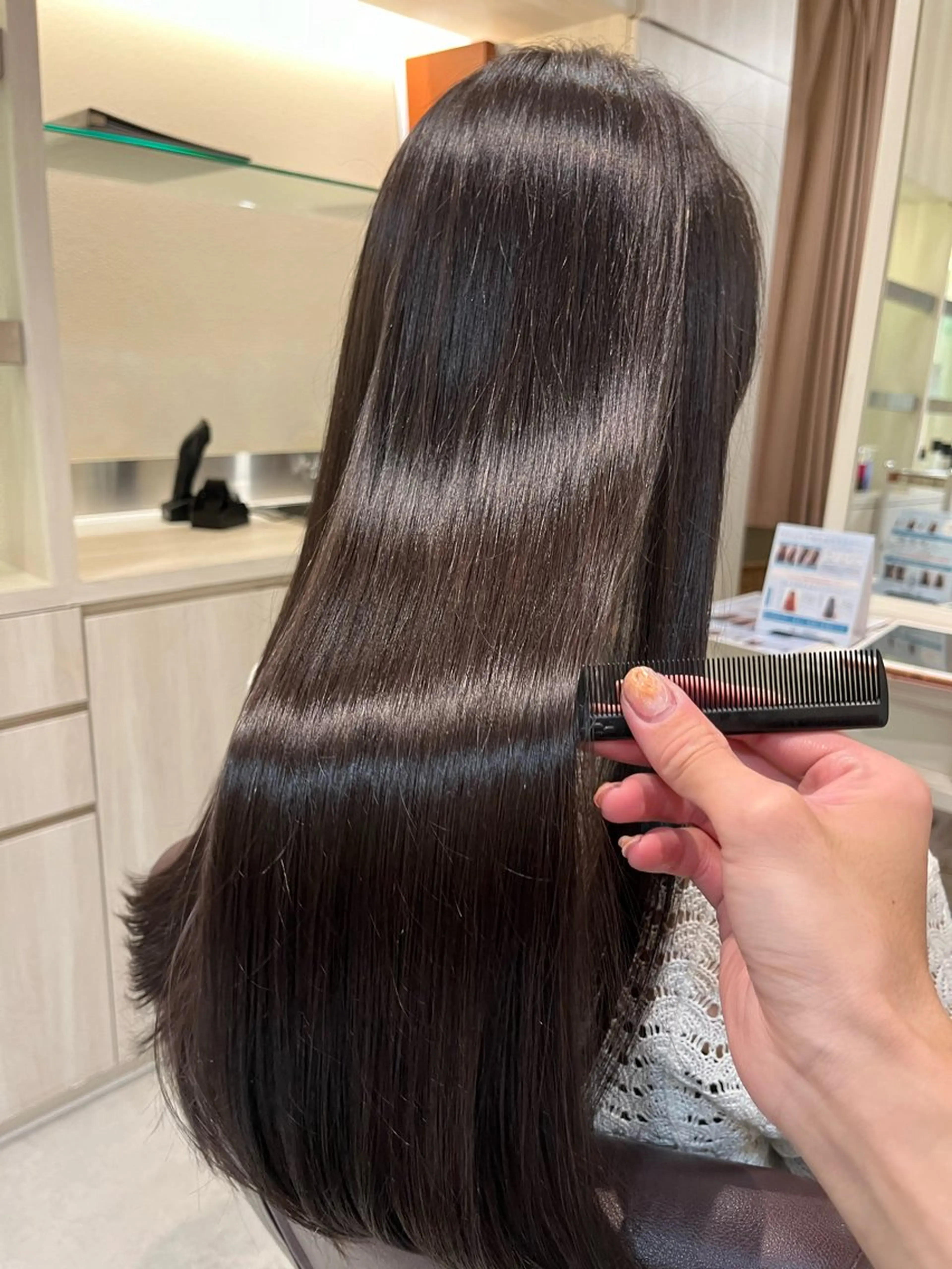 【サラツヤ】 縮毛矯正+深層保水トリートメントの写真