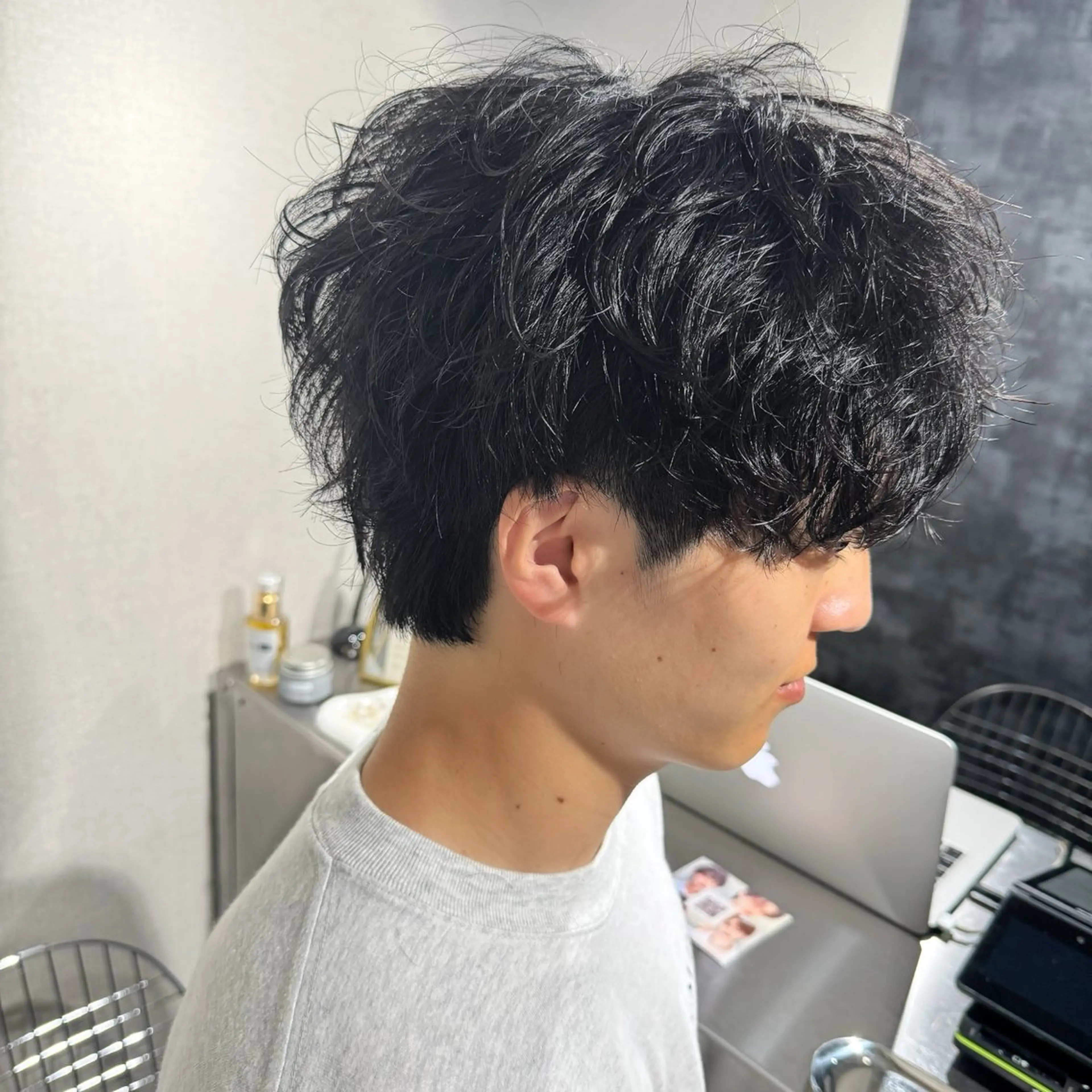 メンズ ダウンパーマ メンズパーマ カット パーマ シャドウ/フェザー ニュアンスヘアメンズのヘアスタイル