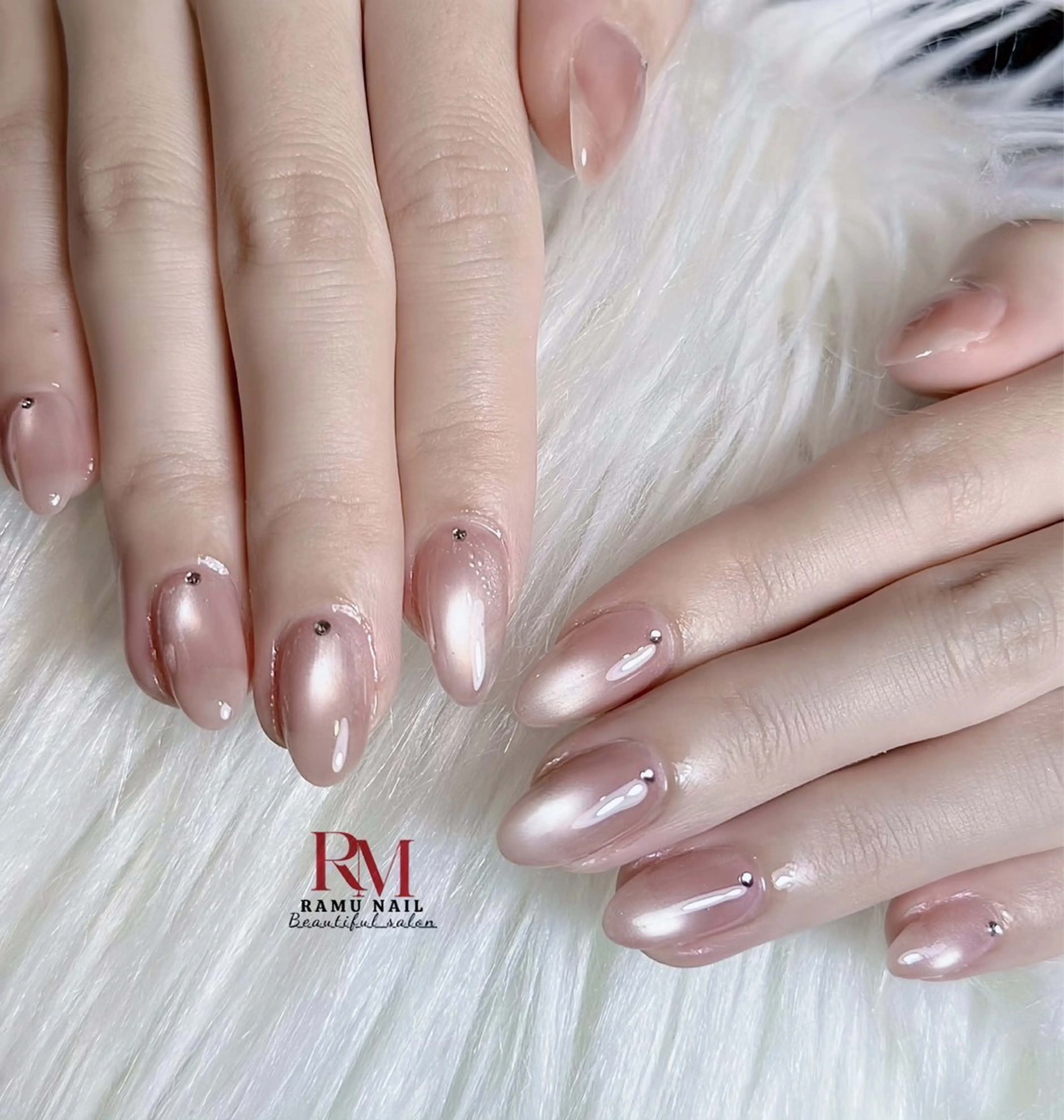 ネイル キラキラネイル マグネットネイル ミラーネイル ピンク ストーンネイル ハンドネイル RAMU Nail 恵比寿店のネイルデザイン