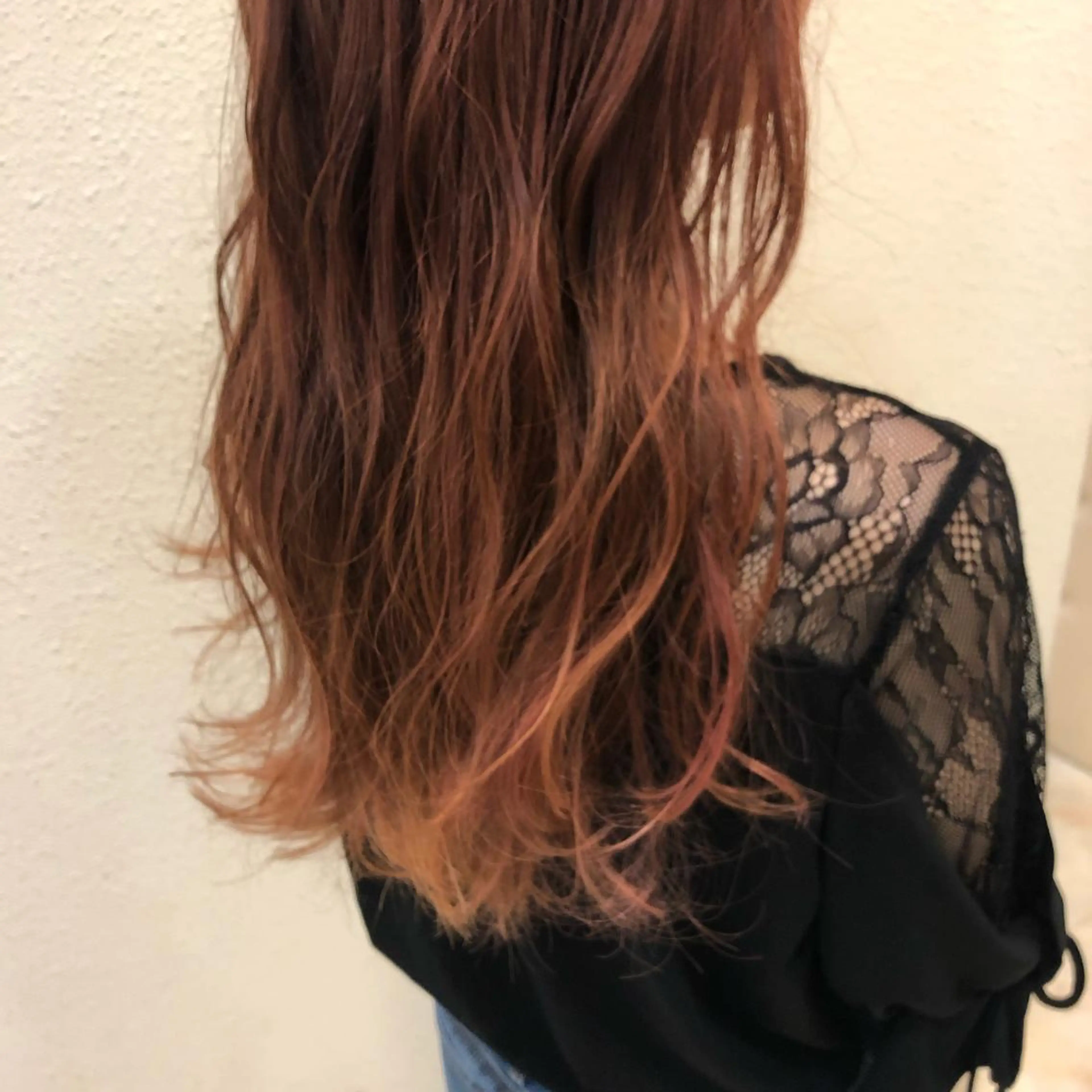 ロング 中川 茜里のヘアスタイル