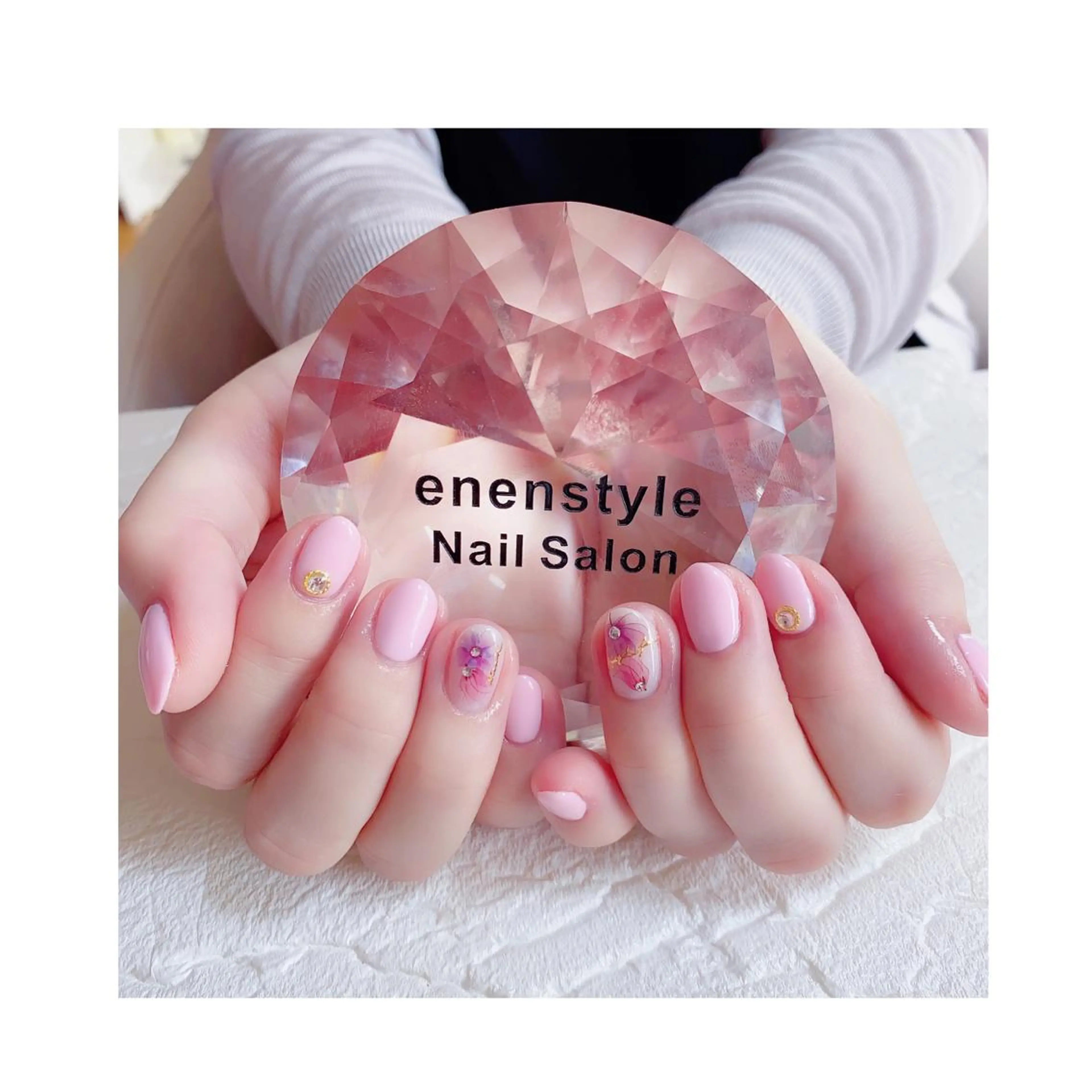 ミディアム ネイル ハンドネイル 👑enen style👑のネイルデザイン