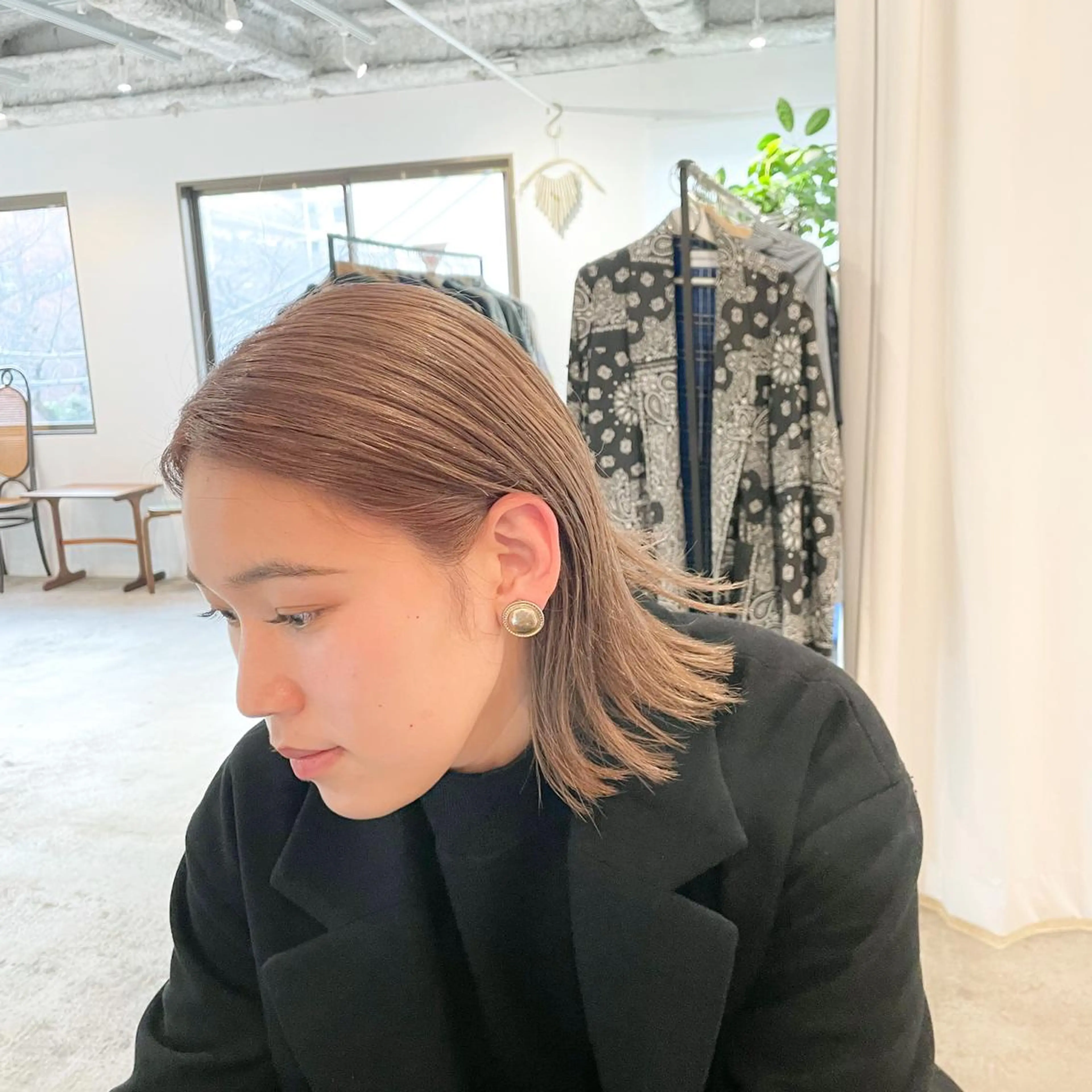 ミディアム カラー ベージュカラー ハイトーンカラー ハイトーンベージュ ボブ カット ヘアカラー Takuma Suzuki中目黒のヘアスタイル