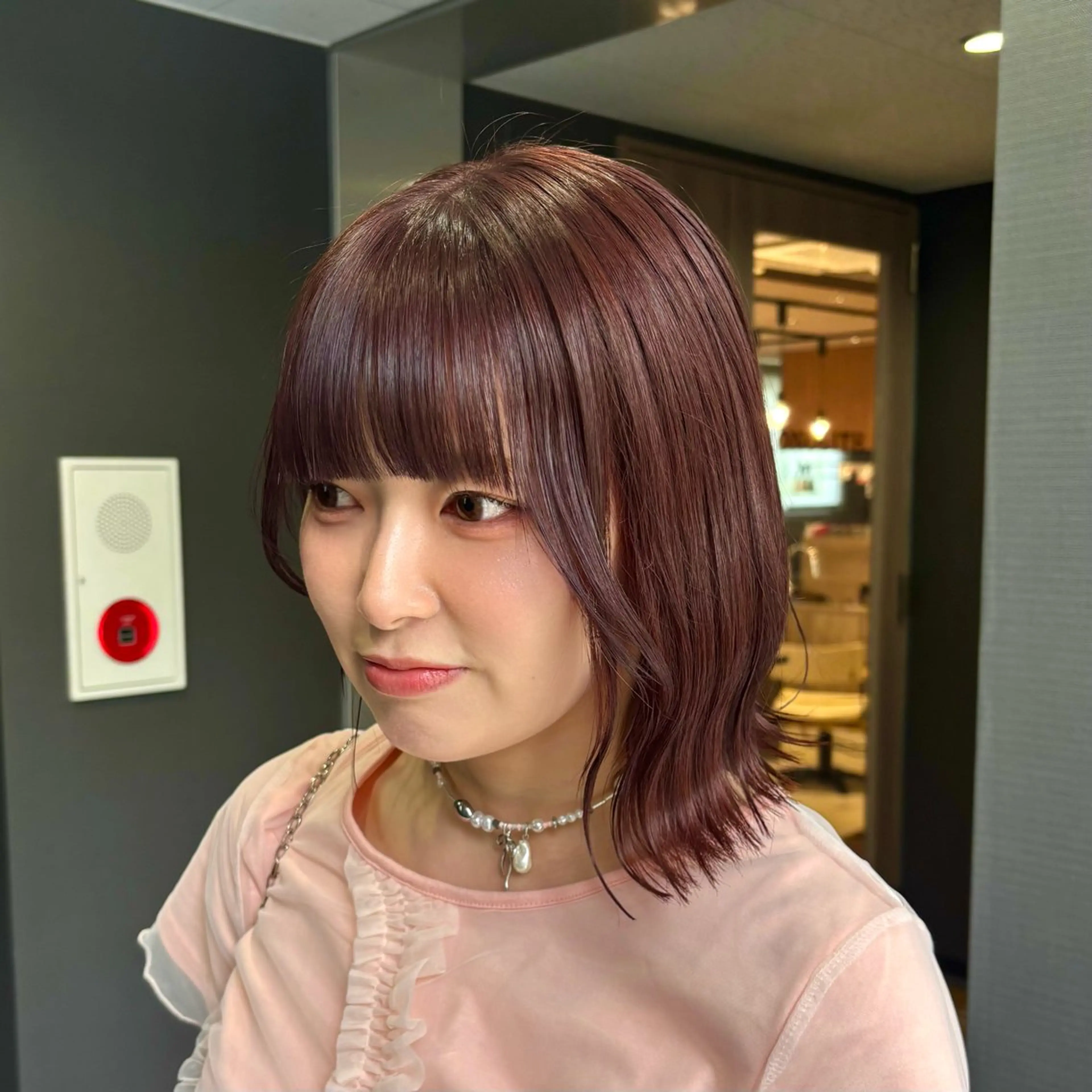 ミディアム ピンクブラウン ボブ カット ヘアカラー トリートメント 🎼レイヤー/透明感 カラー/nene♬のヘアスタイル
