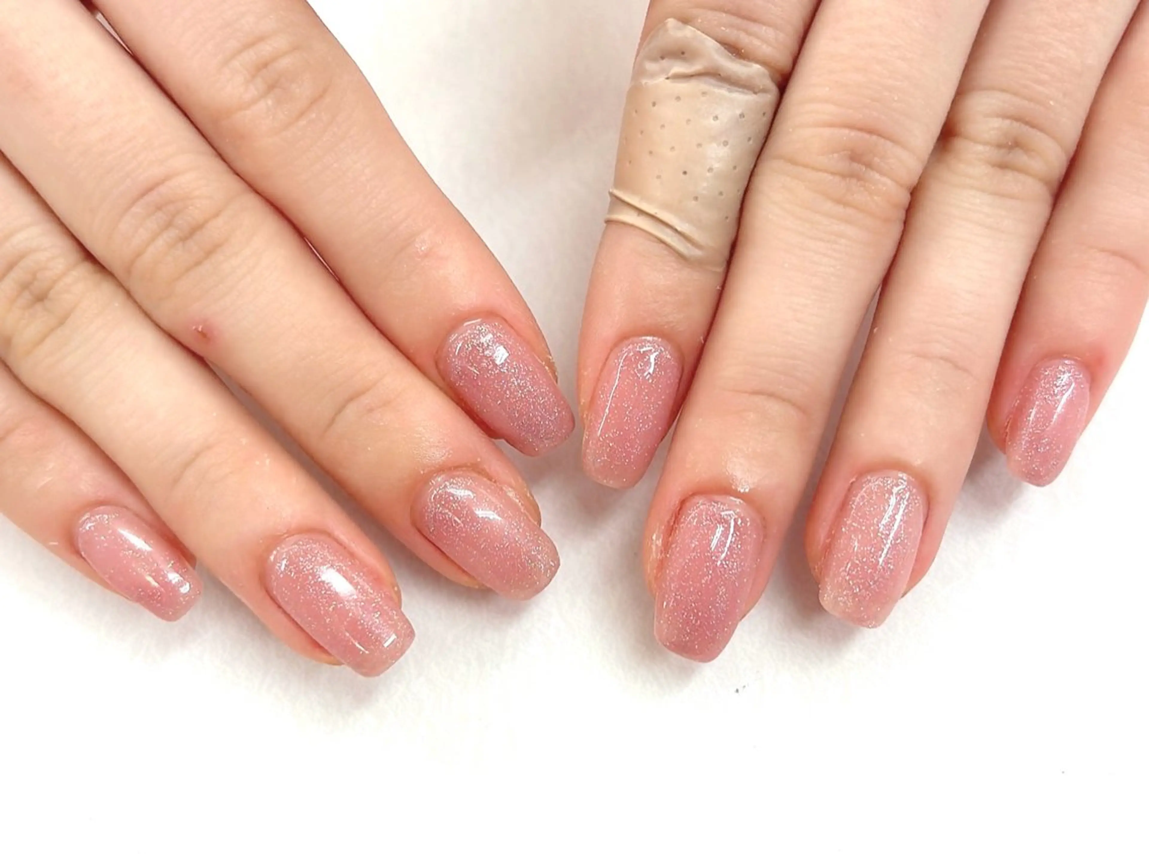 ネイル ラメ(グリッター) ワンカラーネイル ピンク 春ネイル ハンドネイル iku🌷 by 上福岡らんらんのネイルデザイン