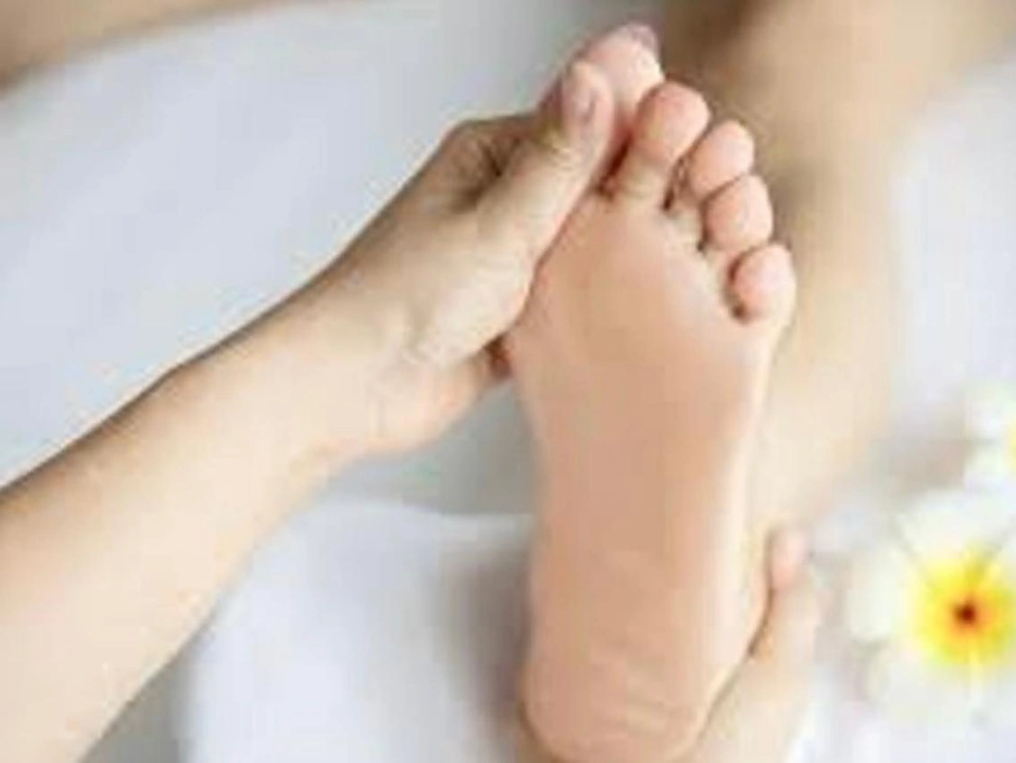 ⚠️4/22急募 0円⚠️【フットケア】角質ケア+スクラブ+クリームパック、甘皮ケア、ファイリングの写真