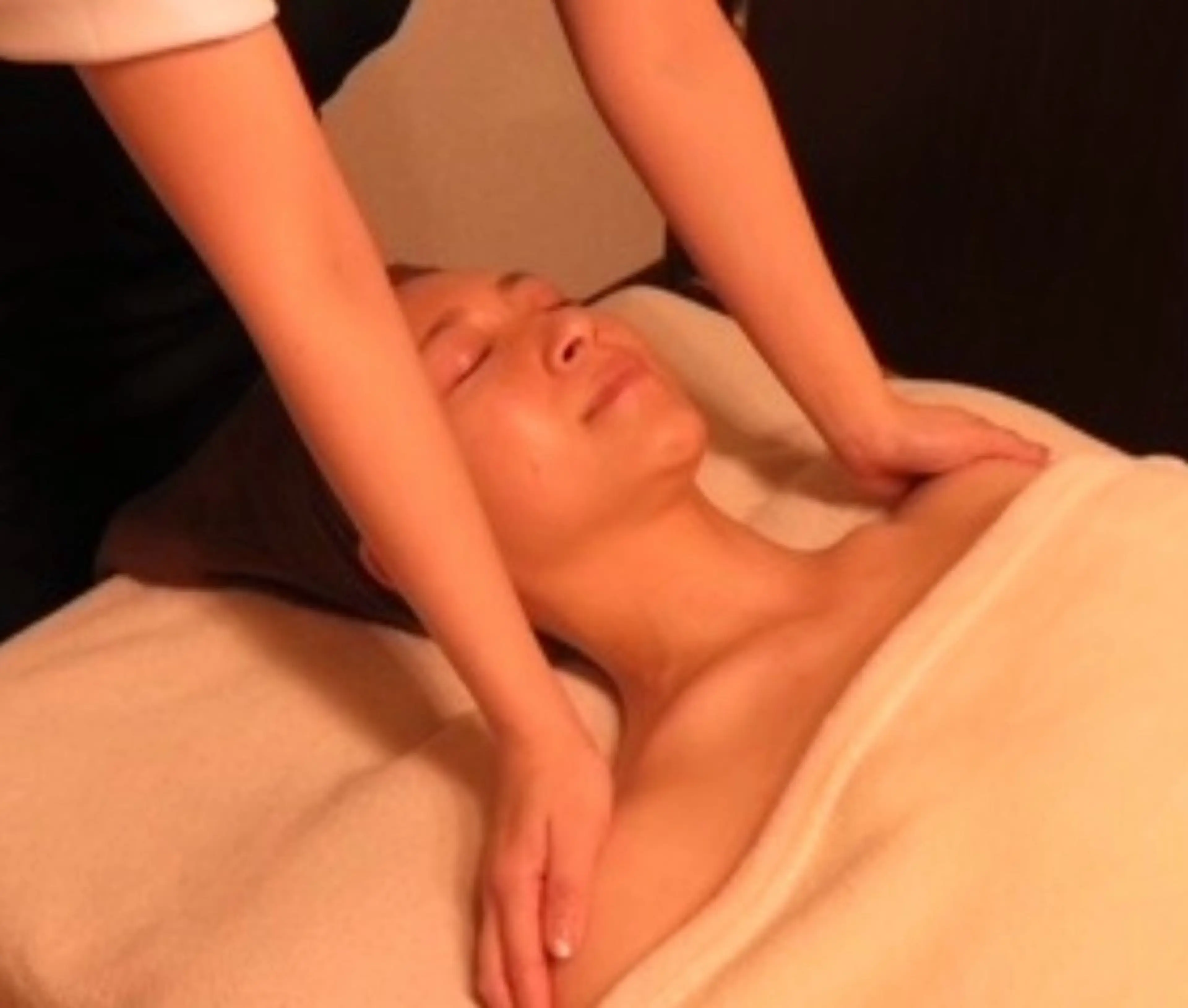 ヘッドスパよもぎ蒸し 育美肌フェイシャルのエステ・リラクイメージ