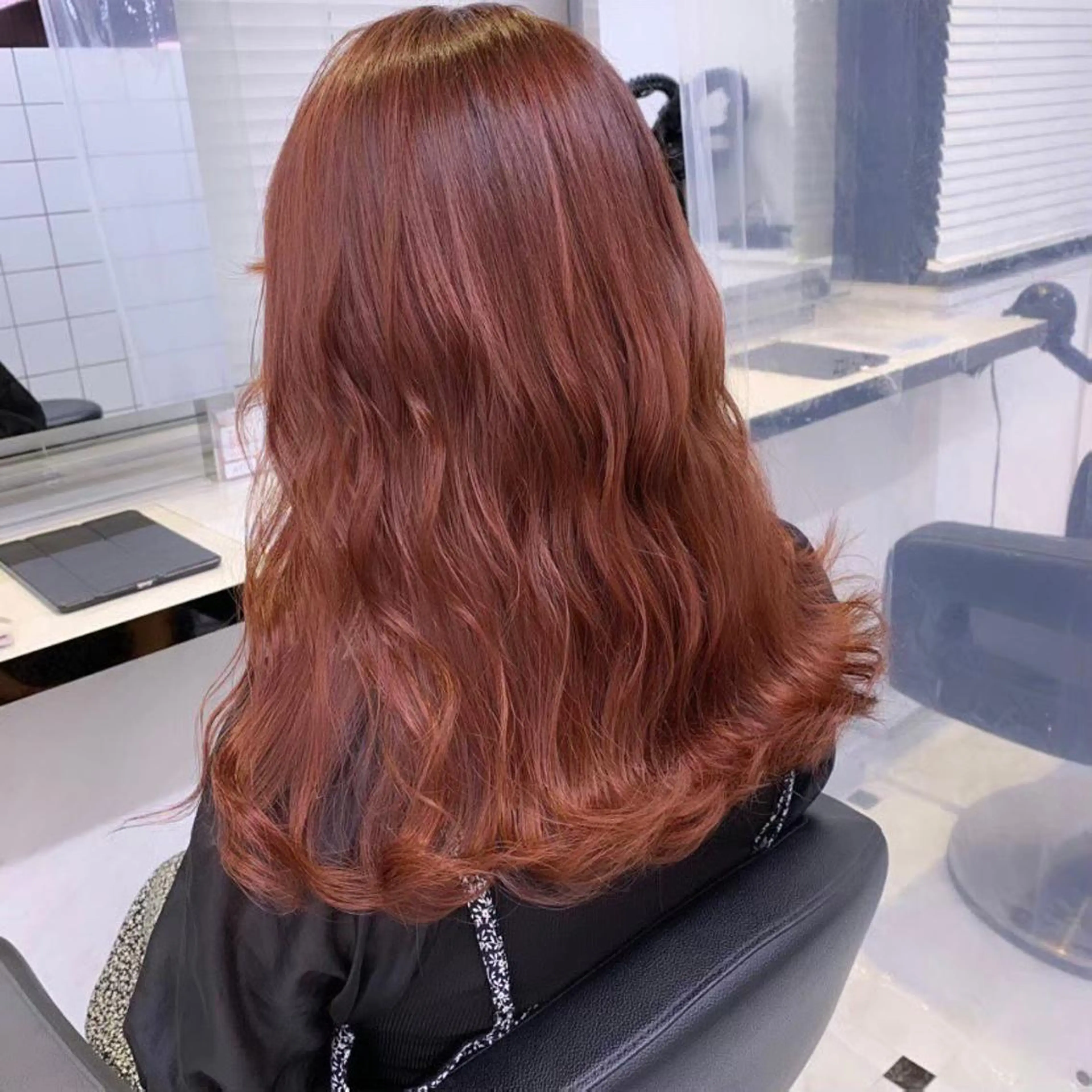 セミロング カラー ヘアアレンジ 💕上野美容師☁ ブリーチ💖サワのヘアスタイル