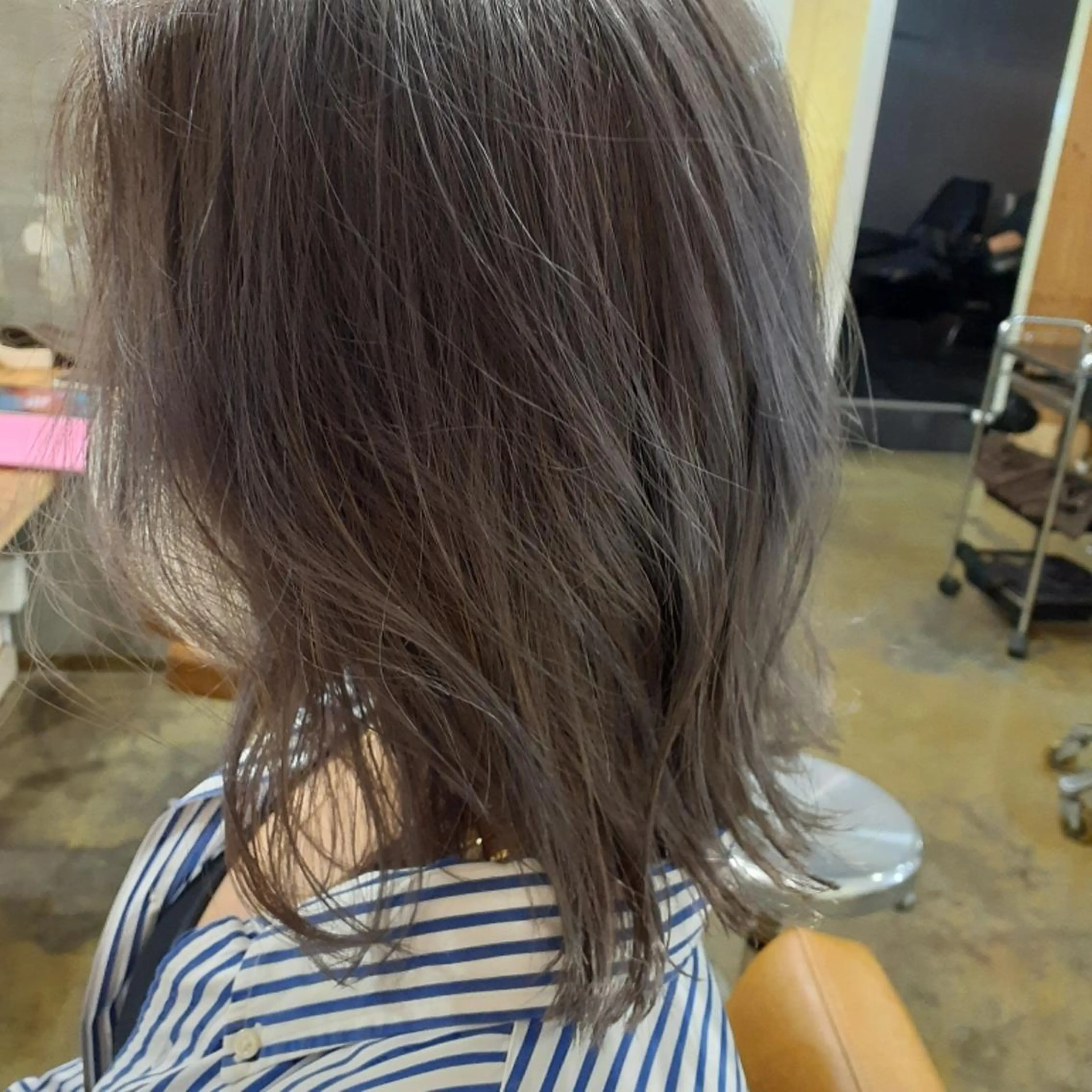 ミディアム カラー ブリーチ ラベンダーカラー ラベンダーグレー シルバー ヘアカラー 🔳髪質改善🔳 岡本陽のヘアスタイル