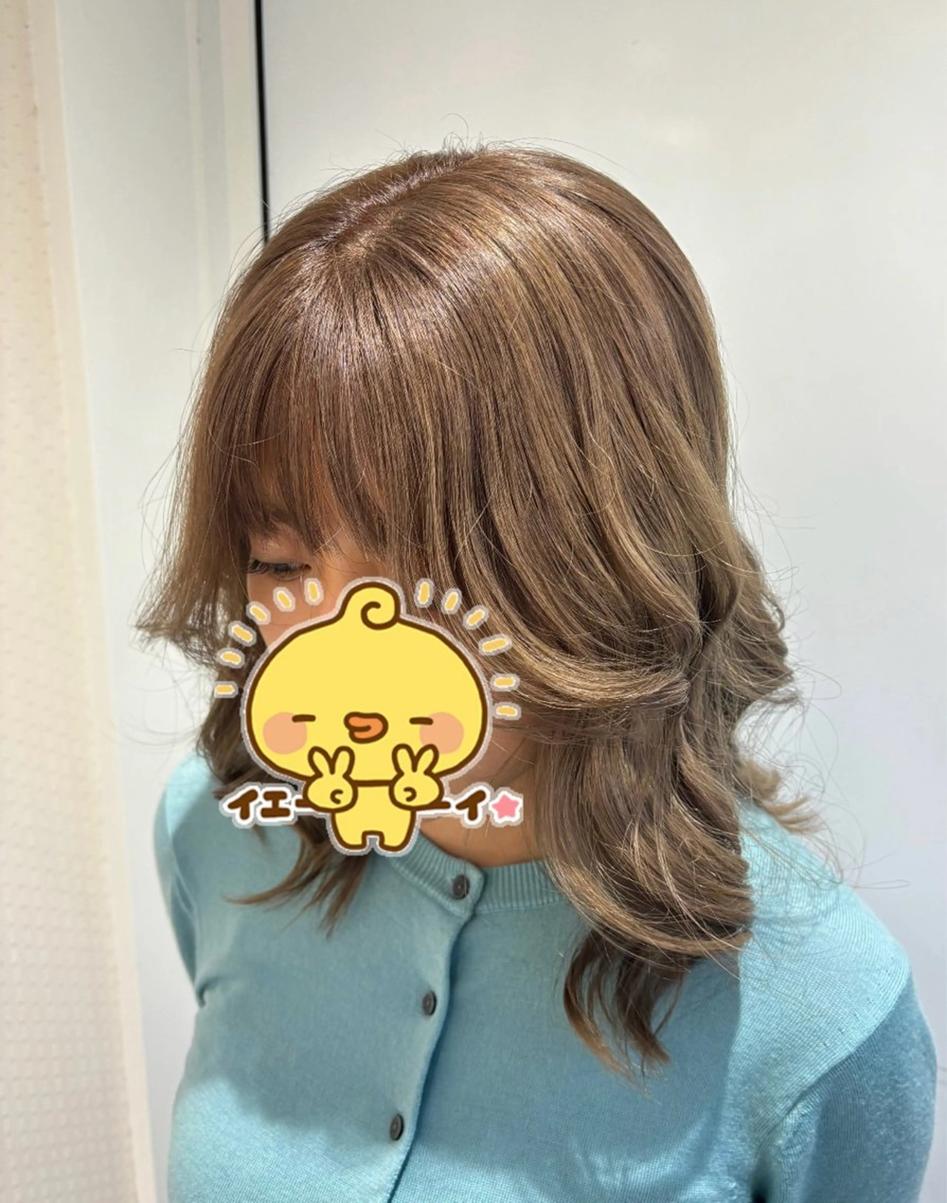 カラー ベージュカラー ブリーチ ミルクティーベージュ ヘアカラー 間島 叶のヘアスタイル