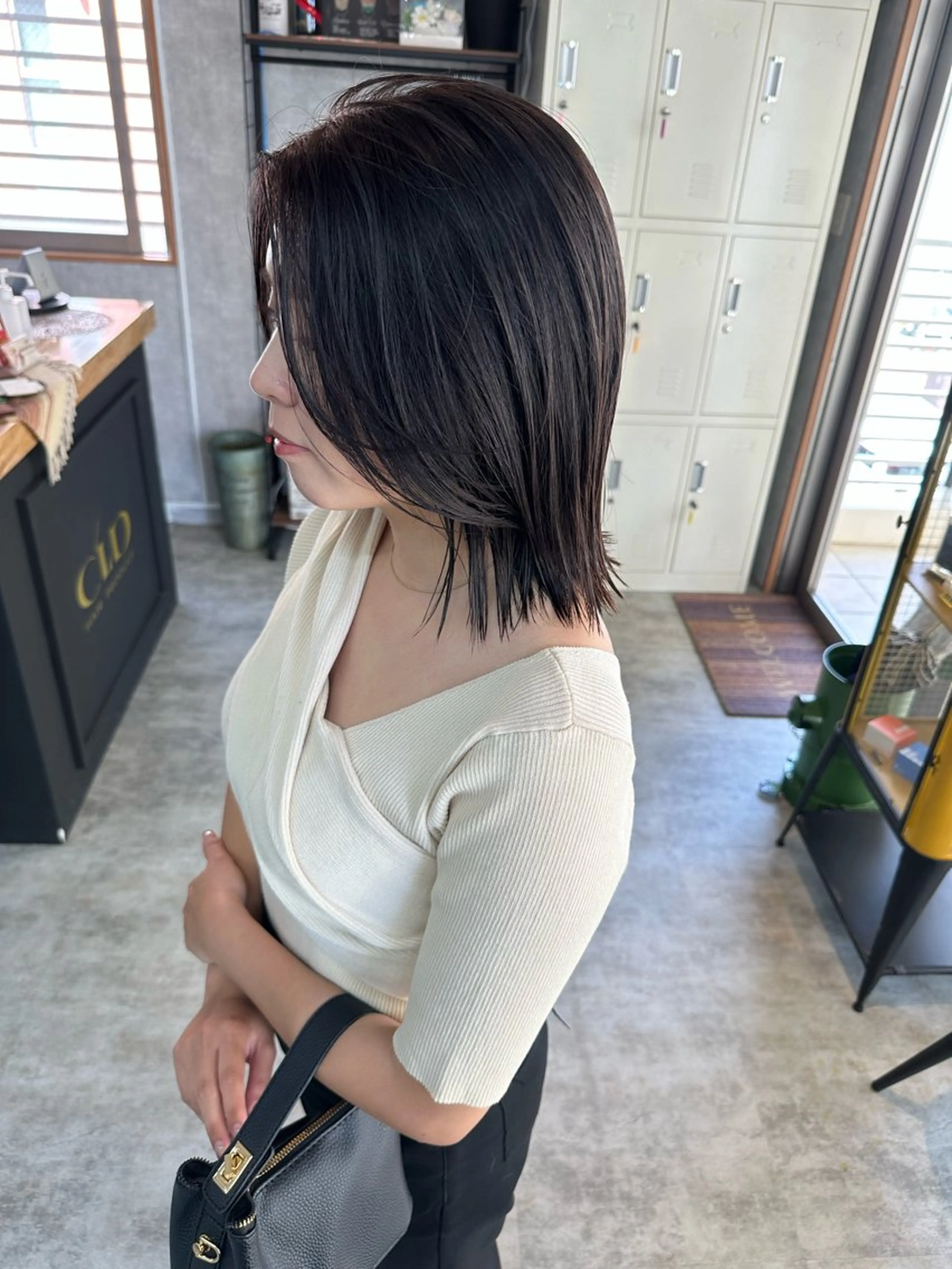ショート 切りっぱなしボブ ショートボブ ハンサムショート 丸みショート ボブ カット ヘアカラー トリートメント モテ髪/ボブ/ショー ト/アダチフウトのヘアスタイル