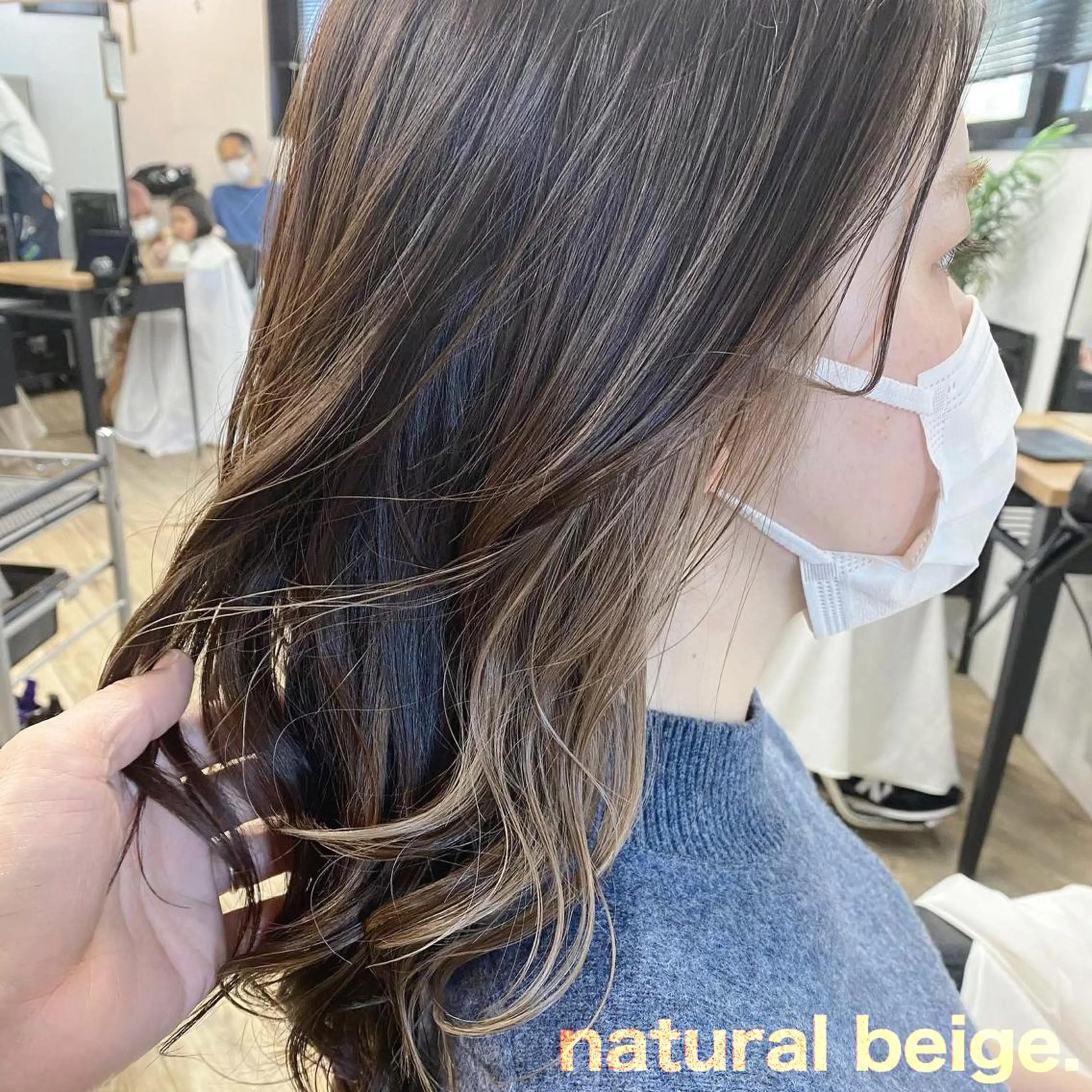 ミディアム カット ヘアカラー トリートメント ブリーチダブルカラー 【koide】のヘアスタイル