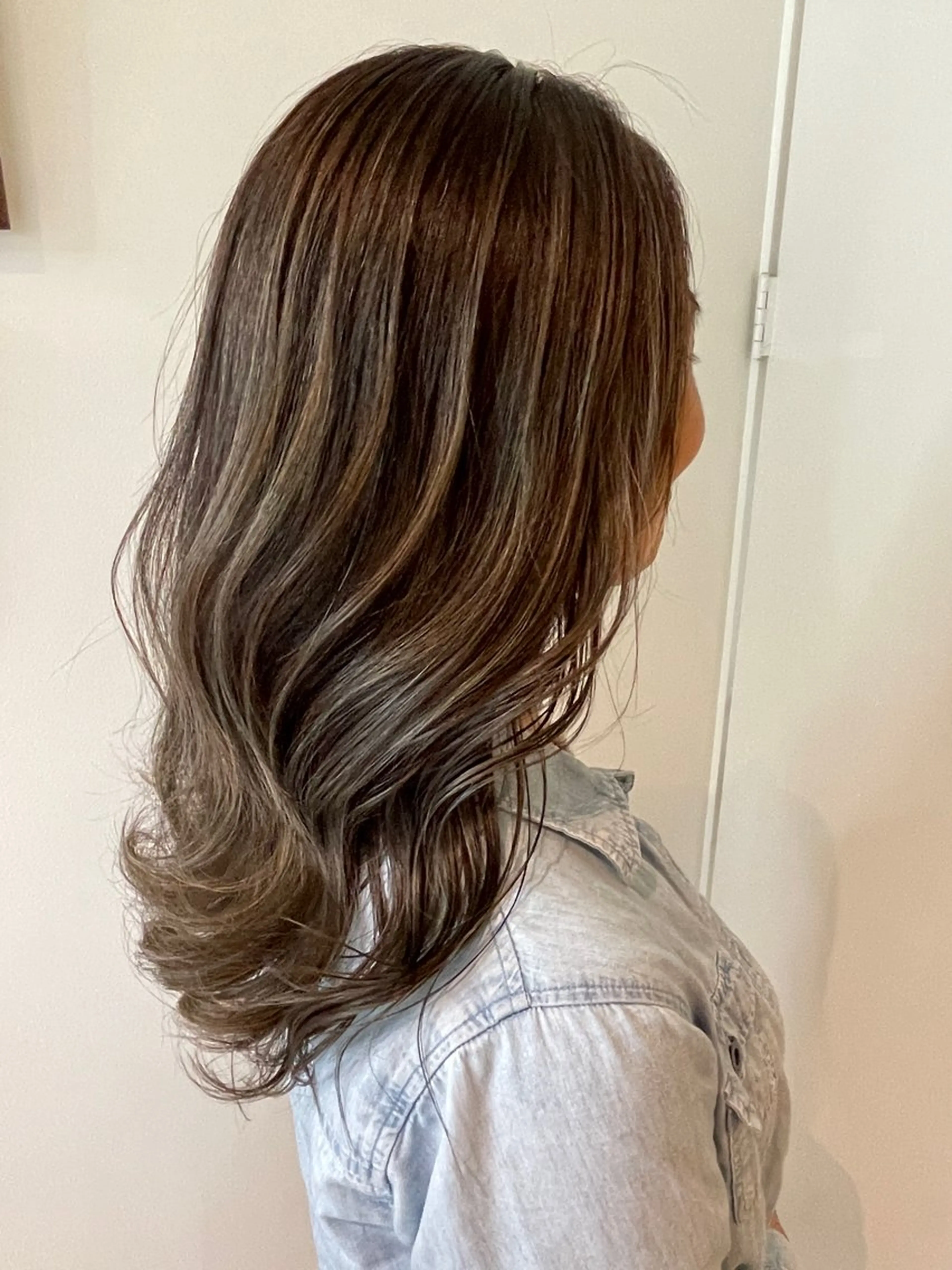 ミディアム カラー ハイライトカラー ハイライト tricca  AVEDA所属・Ishii Tsuyoshiのヘアスタイル