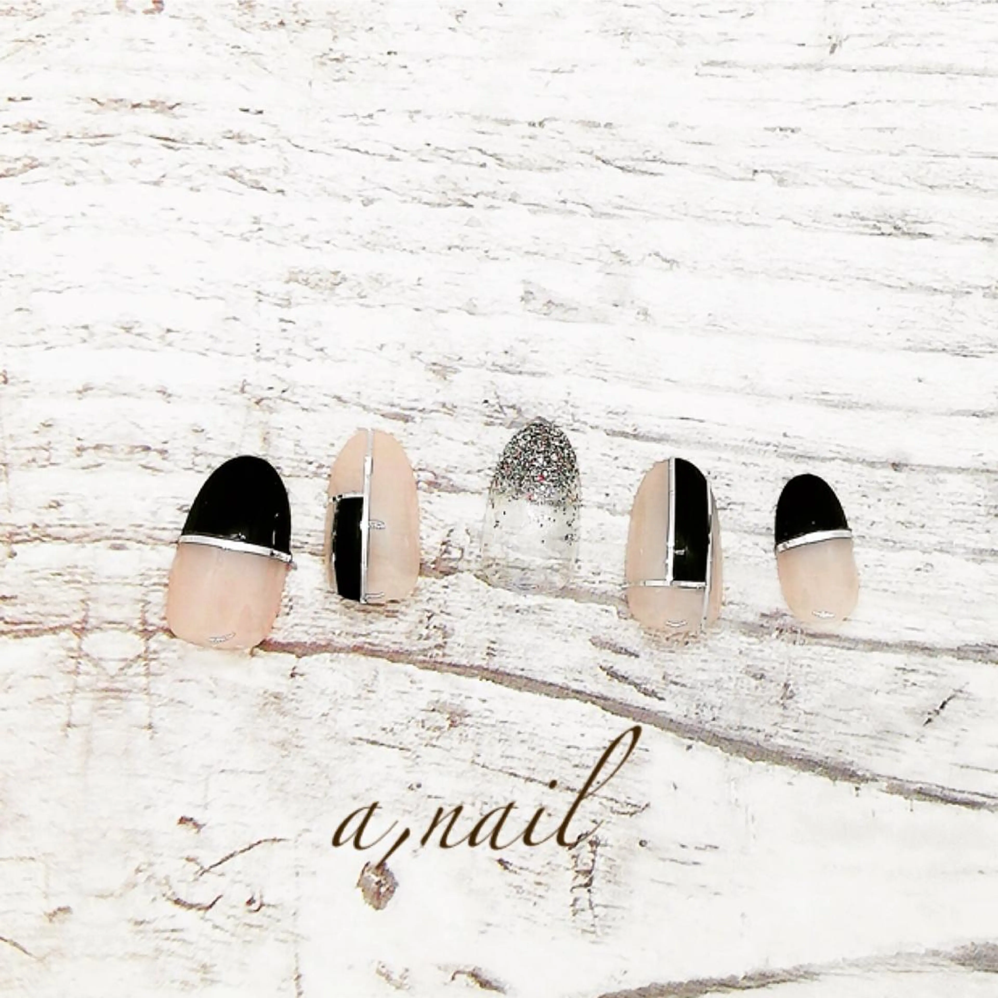 ネイル フットネイル ラメ(グリッター) ニュアンスネイル オフィスネイル ワンカラーネイル ハンドネイル ネイルサロン エーネイルのネイルデザイン