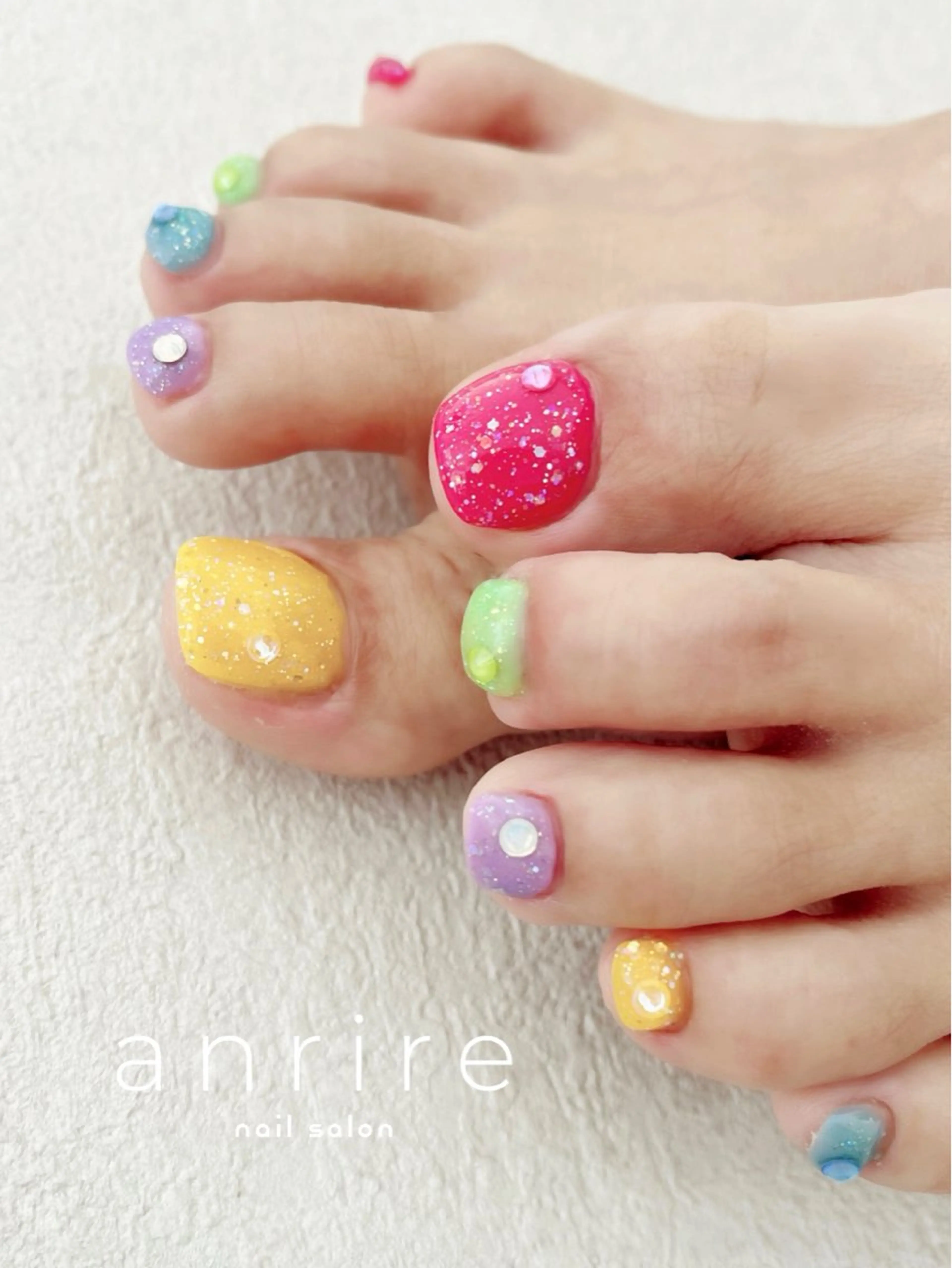 ネイル フットネイル ジェルネイル キラキラネイル ラメ(グリッター) おそろいネイル フットネイル nailsalon anrireのネイルデザイン