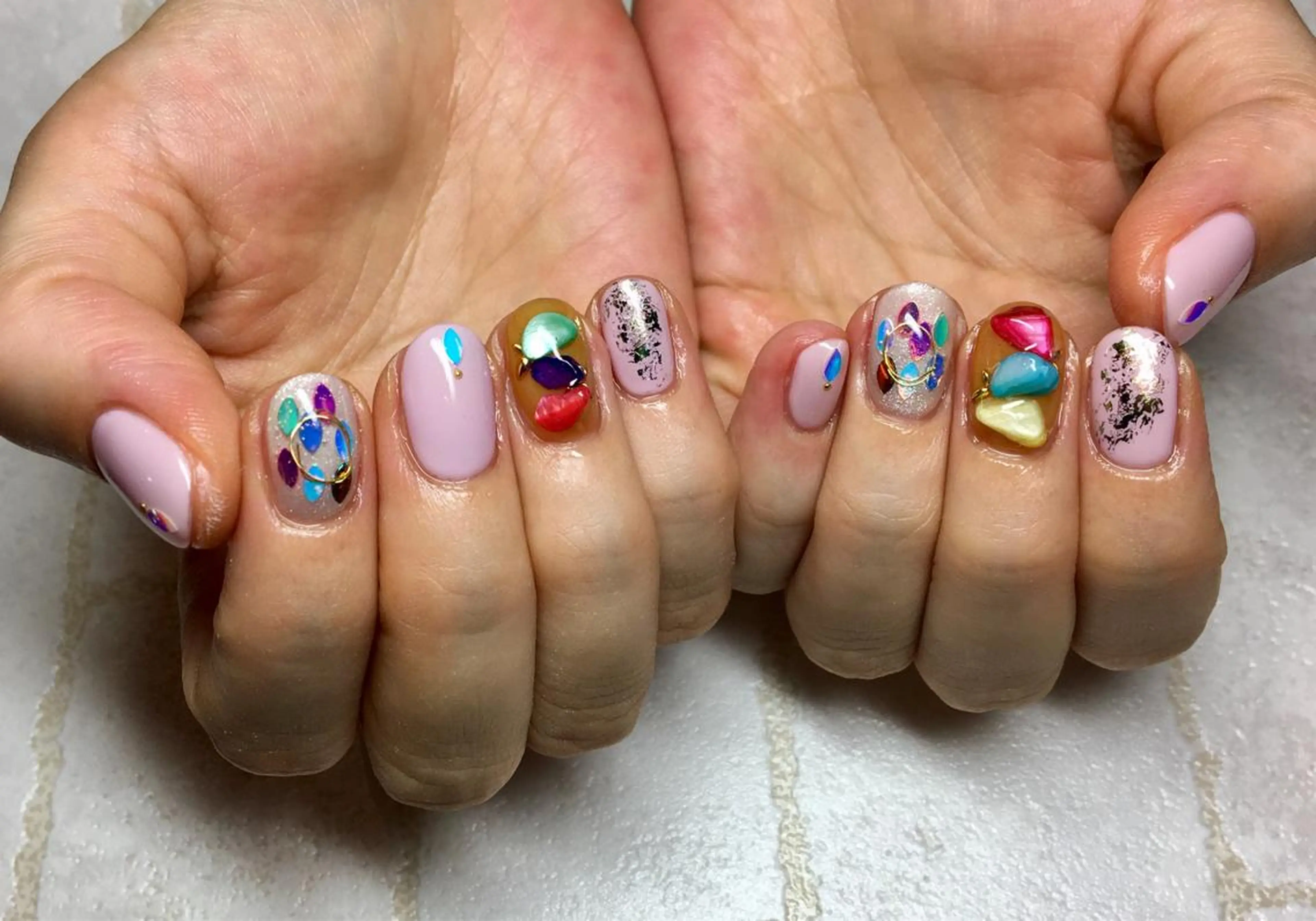 ネイル repos~ルポ~所属・里見 麗のネイルデザイン